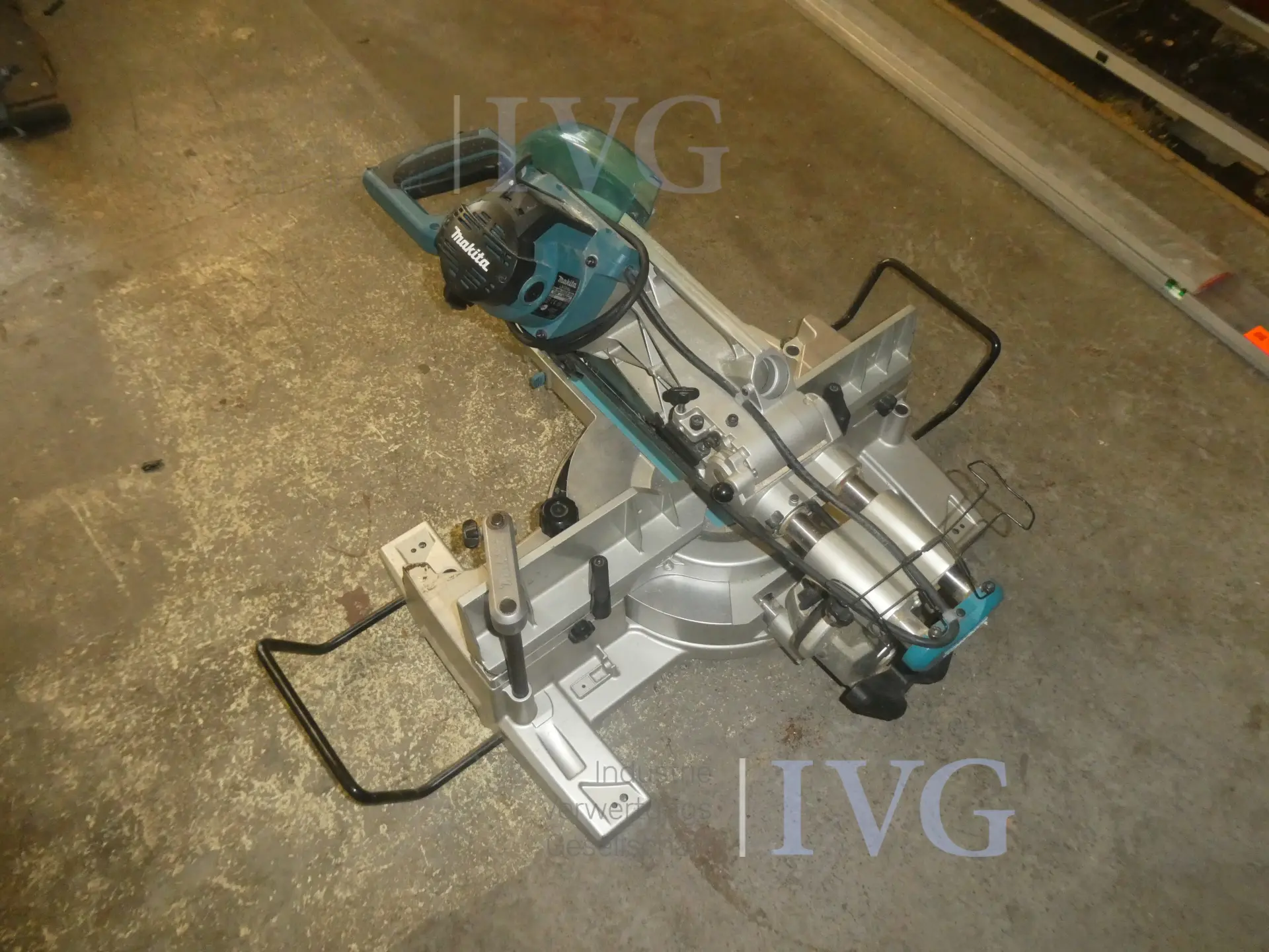 Afkort- en verstekzaag MAKITA LS1016L – foto 4 – kavel bij IVG, Oberhausen
