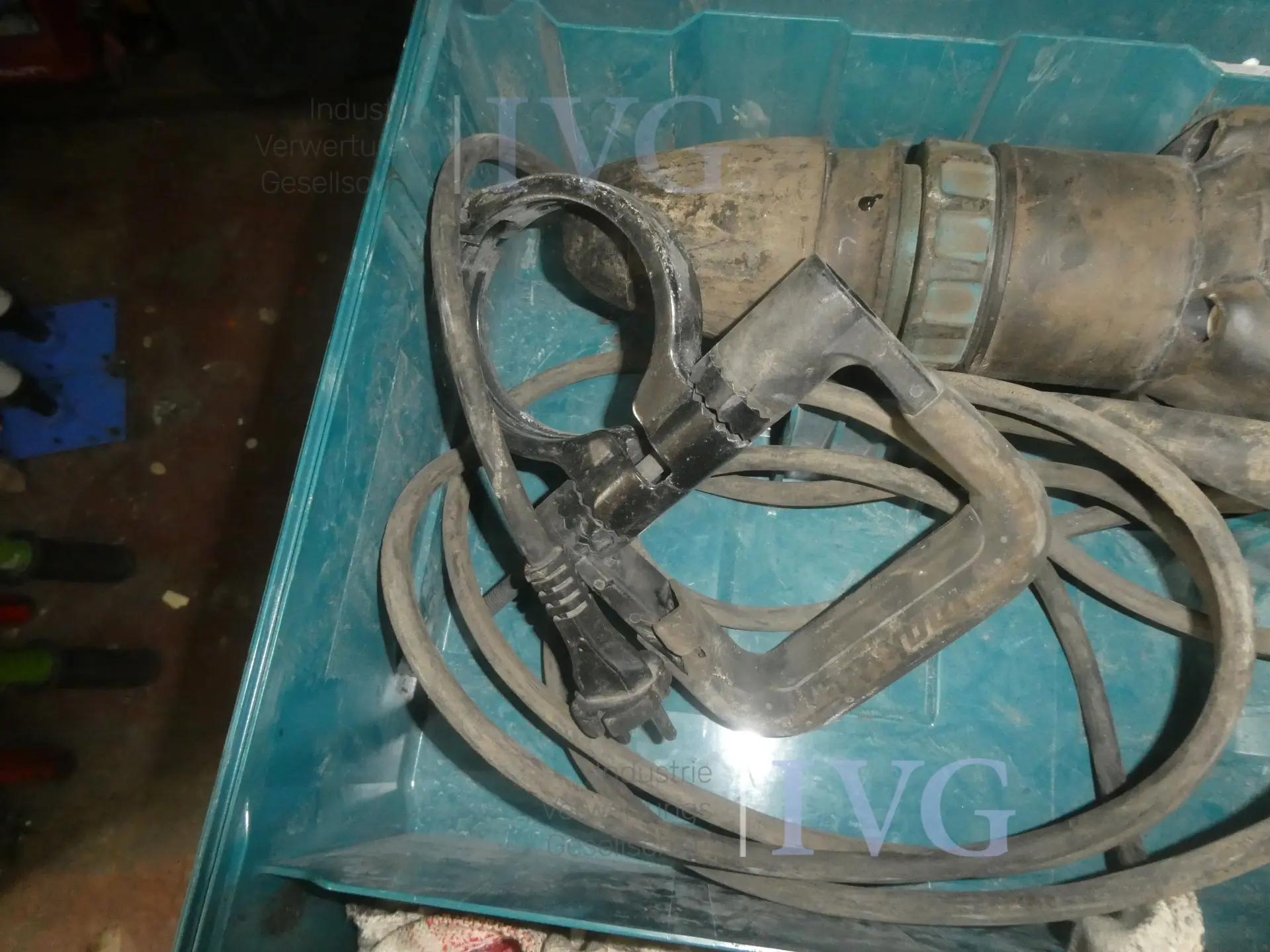 Sloophamer MAKITA AVT HM 1213c – foto 2 – kavel bij IVG, Oberhausen