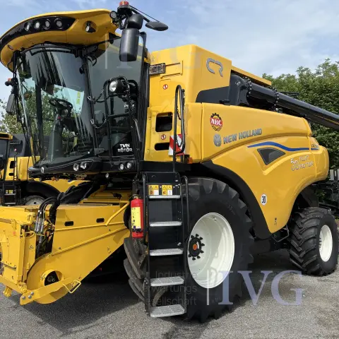 Mähdrescher NEW HOLLAND CR7.90 STAGE V