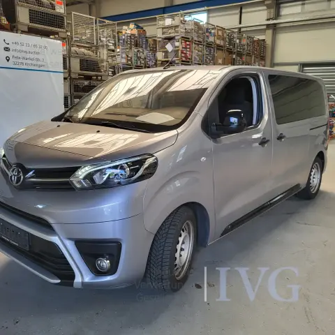 Mehrzweckfahrzeug TOYOTA Pro Ace