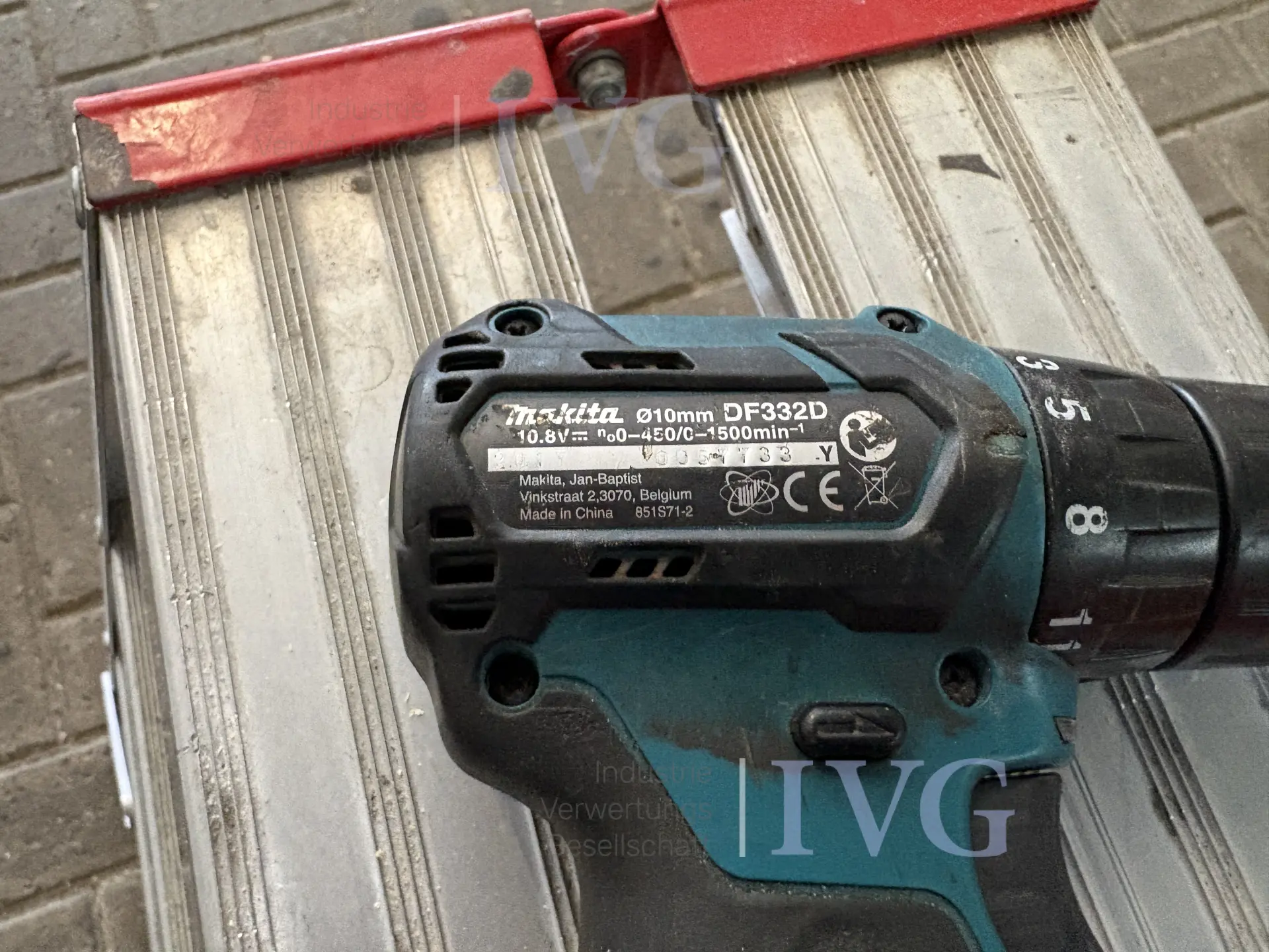 Akku-Schrauber MAKITA DF332D – foto 3 – kavel bij IVG, Cloppenburg