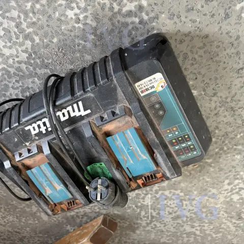 Nabíječka akumulátorů MAKITA DC18RD