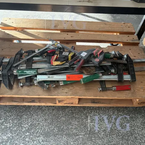 Lot of screw clamps