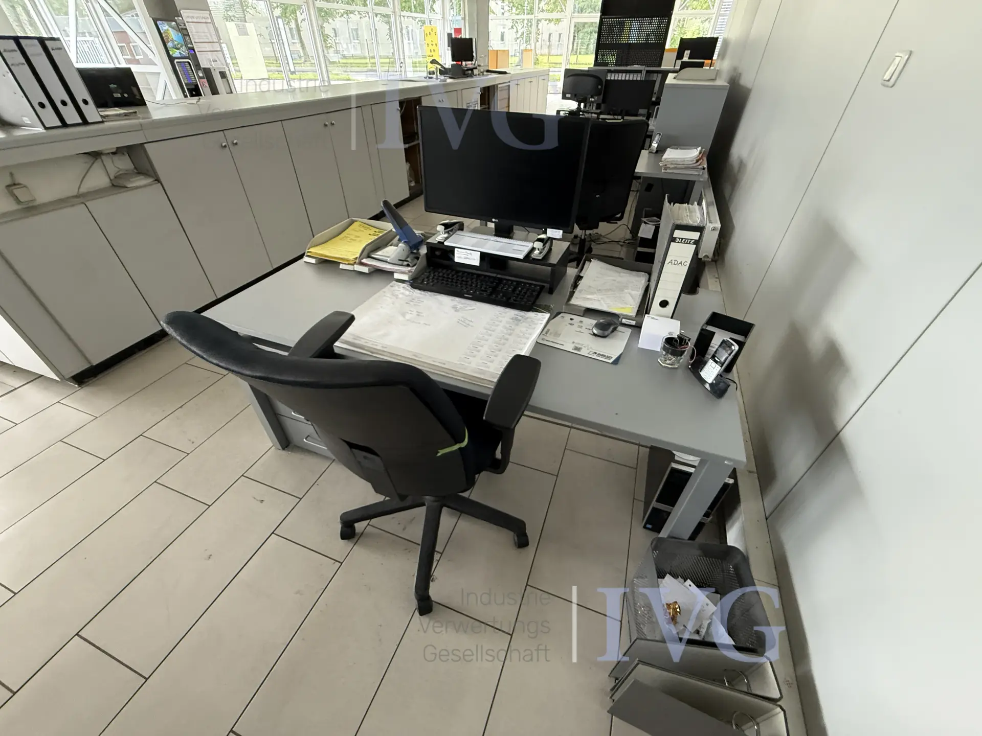 Schreibtisch MBT – foto 2 – kavel bij IVG, Wilhelmshaven