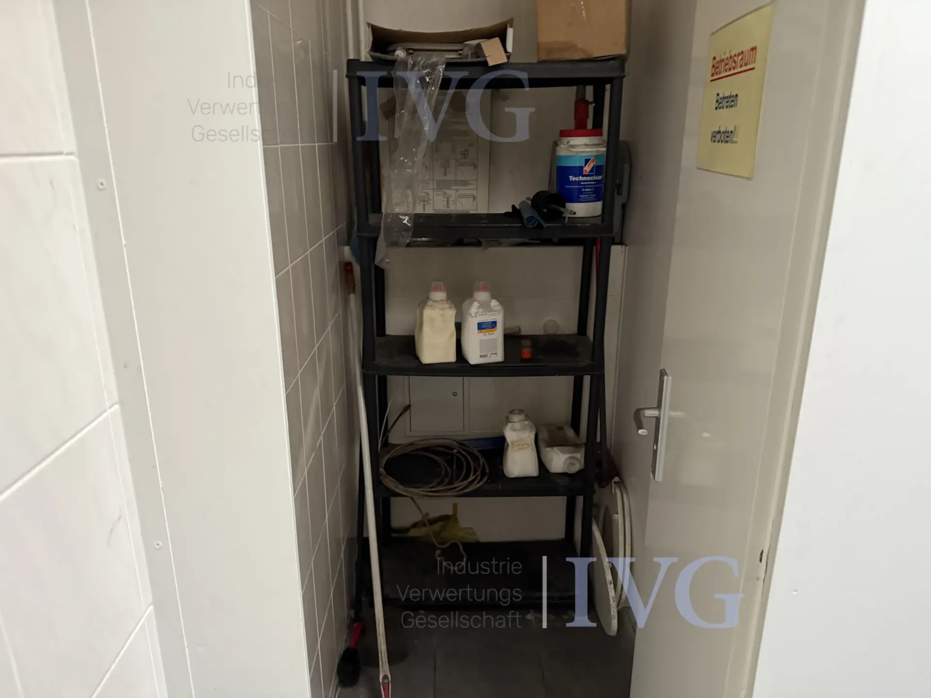 Kunststof rek – foto 2 – kavel bij IVG, Wilhelmshaven