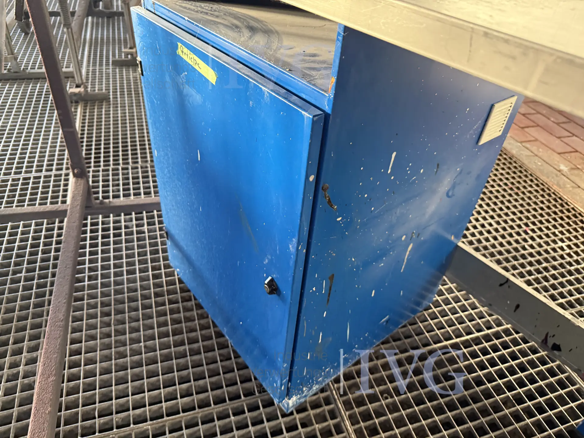 Werkbank (blauw) – foto 3 – kavel bij IVG, Wilhelmshaven