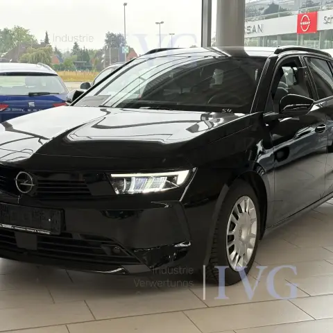 Personenkraftwagen (54) OPEL Astra Sports Tourer