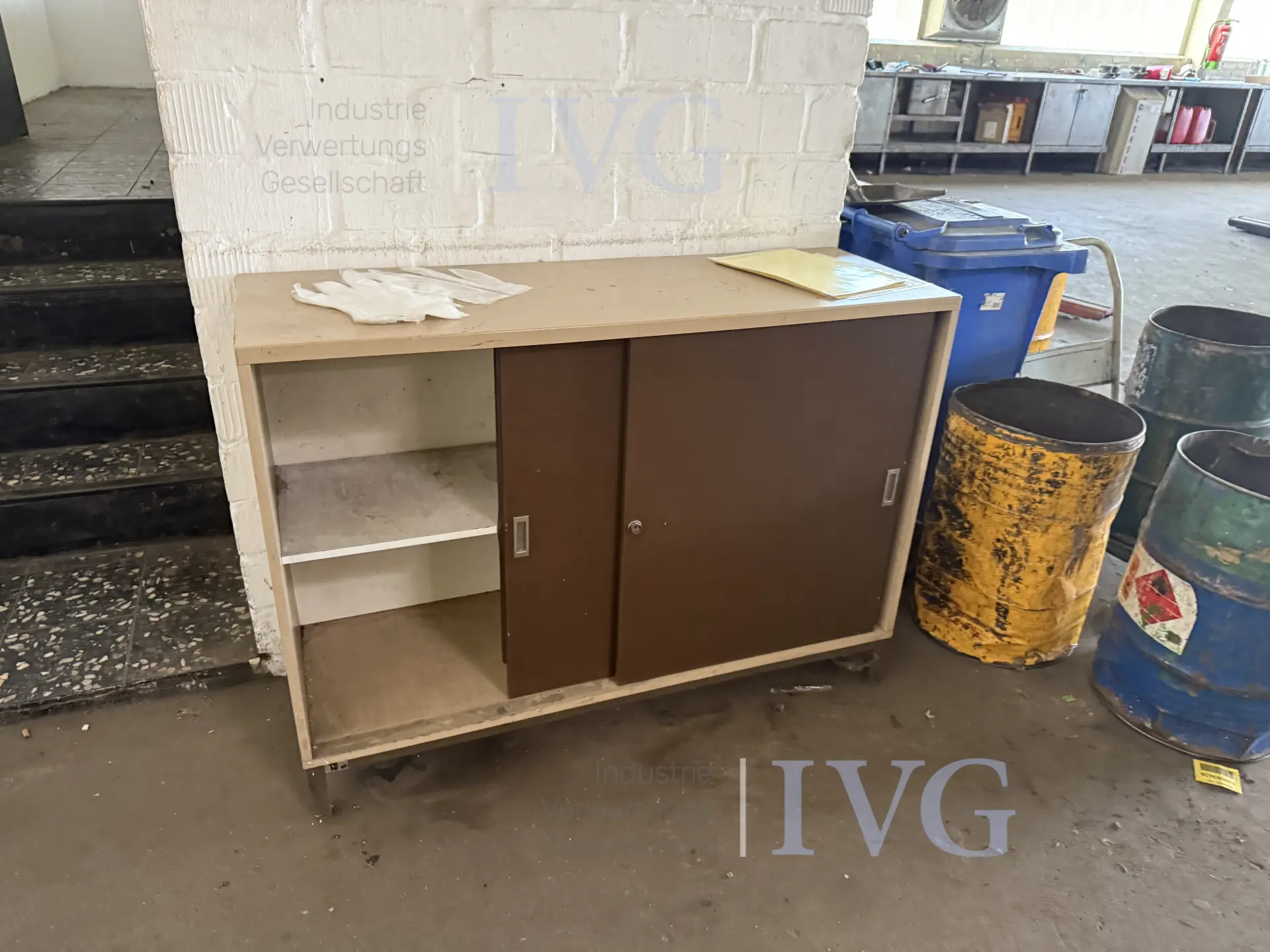 Dressoir – foto 2 – kavel bij IVG, Wilhelmshaven