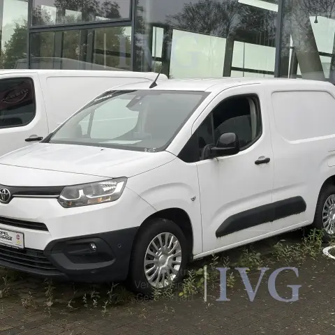 Personenkraftwagen (205) TOYOTA Proace City