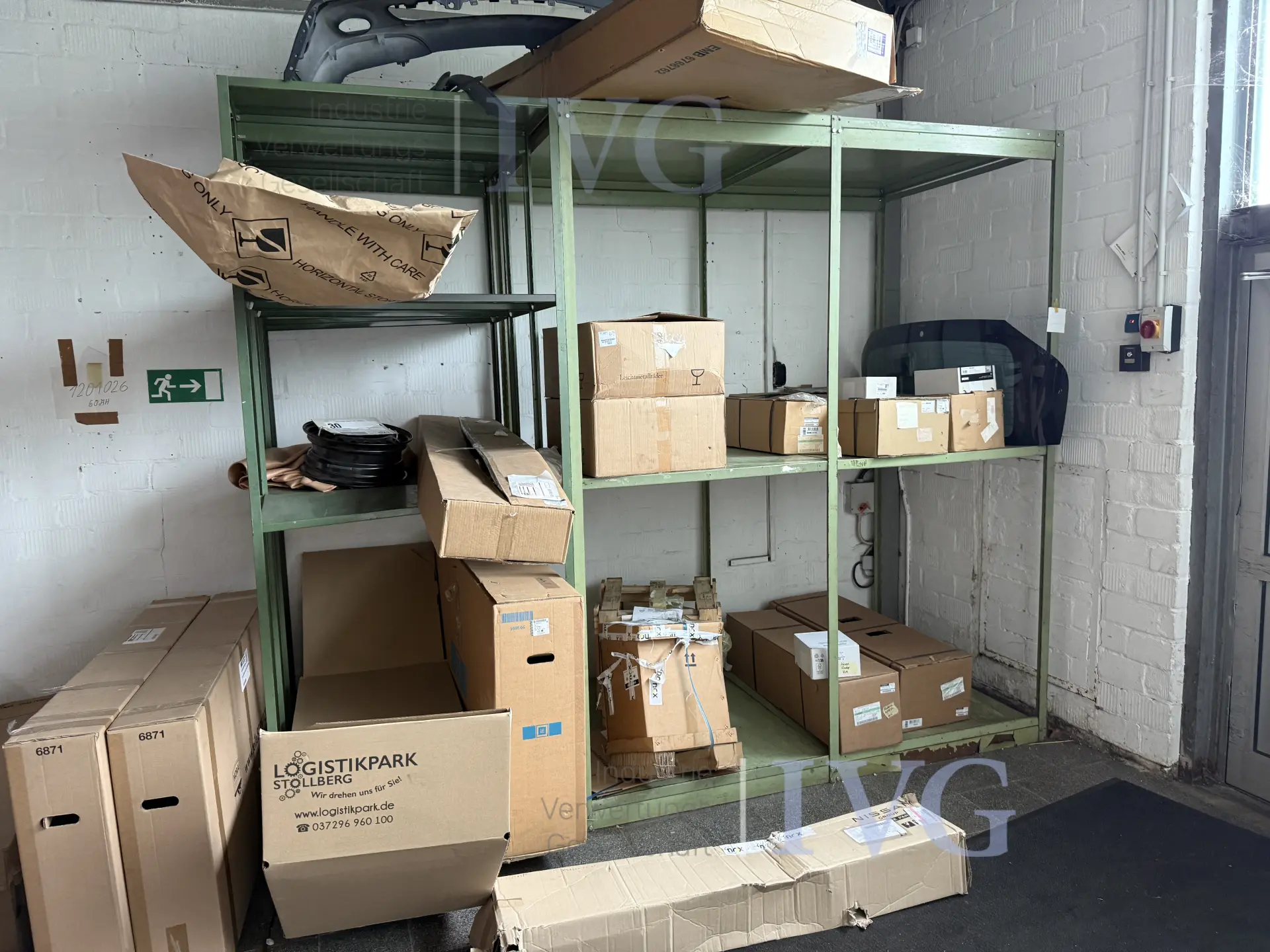 lopende meter stalen insteekrekken (groen) – foto 2 – kavel bij IVG, Wilhelmshaven