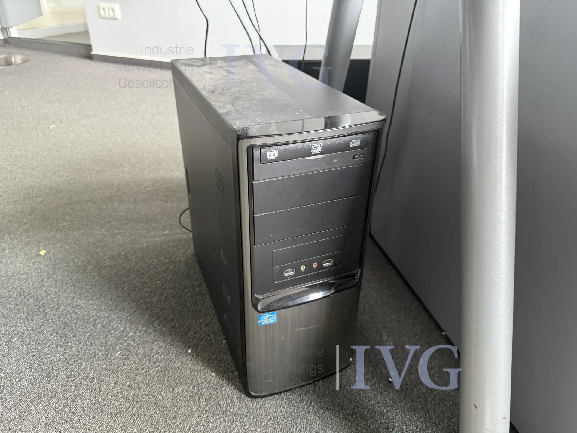 PC (schwarz) – foto 2 – kavel bij IVG, Wilhelmshaven