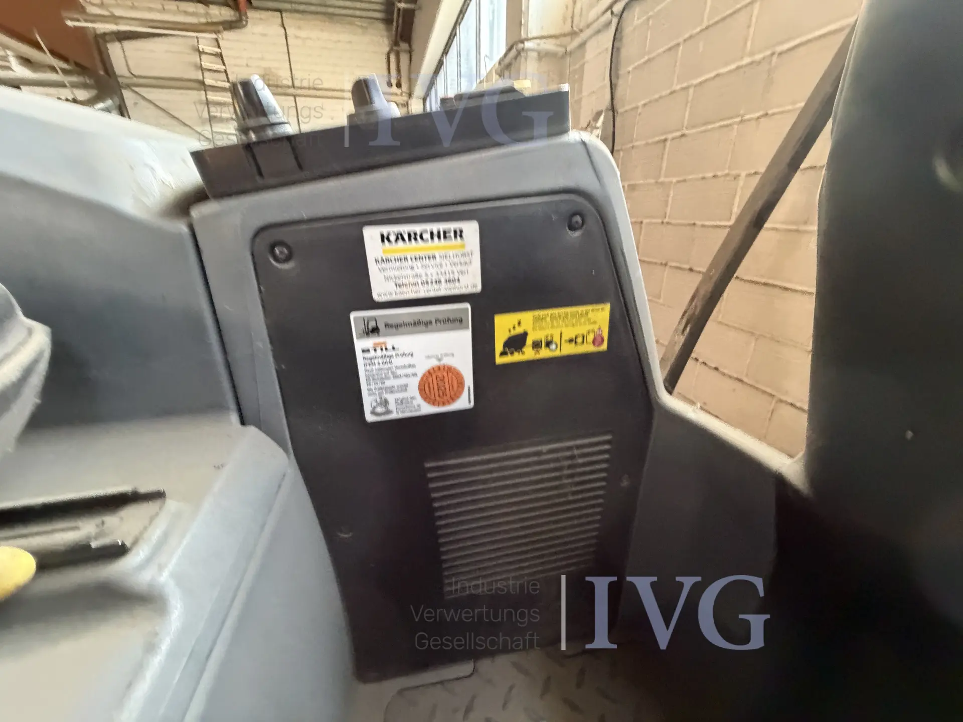 Aufsitzkehrmaschine KÄRCHER Professional B150R – foto 6 – kavel bij IVG, Rödinghausen