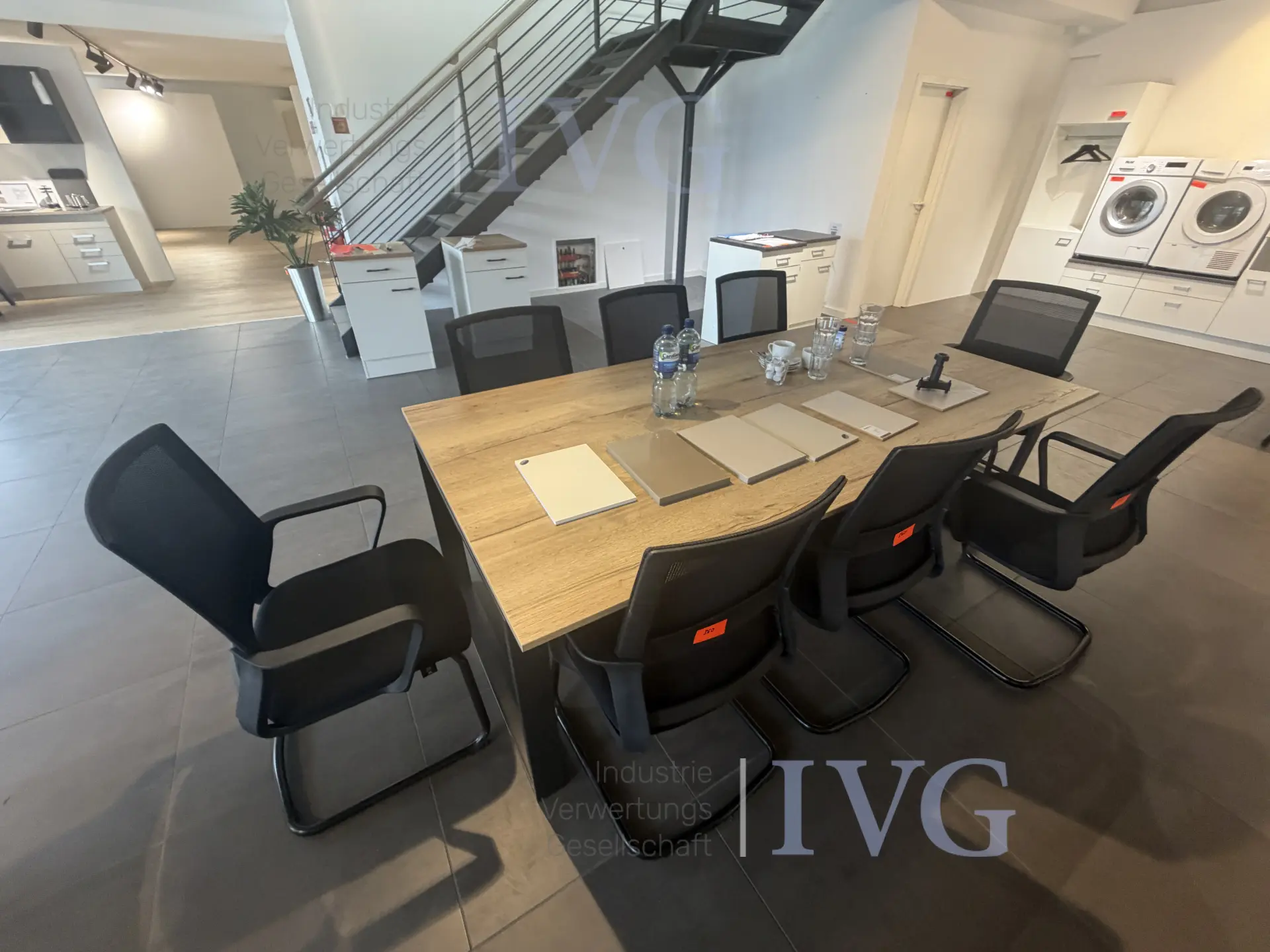 vergadertafel – foto 9 – kavel bij IVG, Rödinghausen