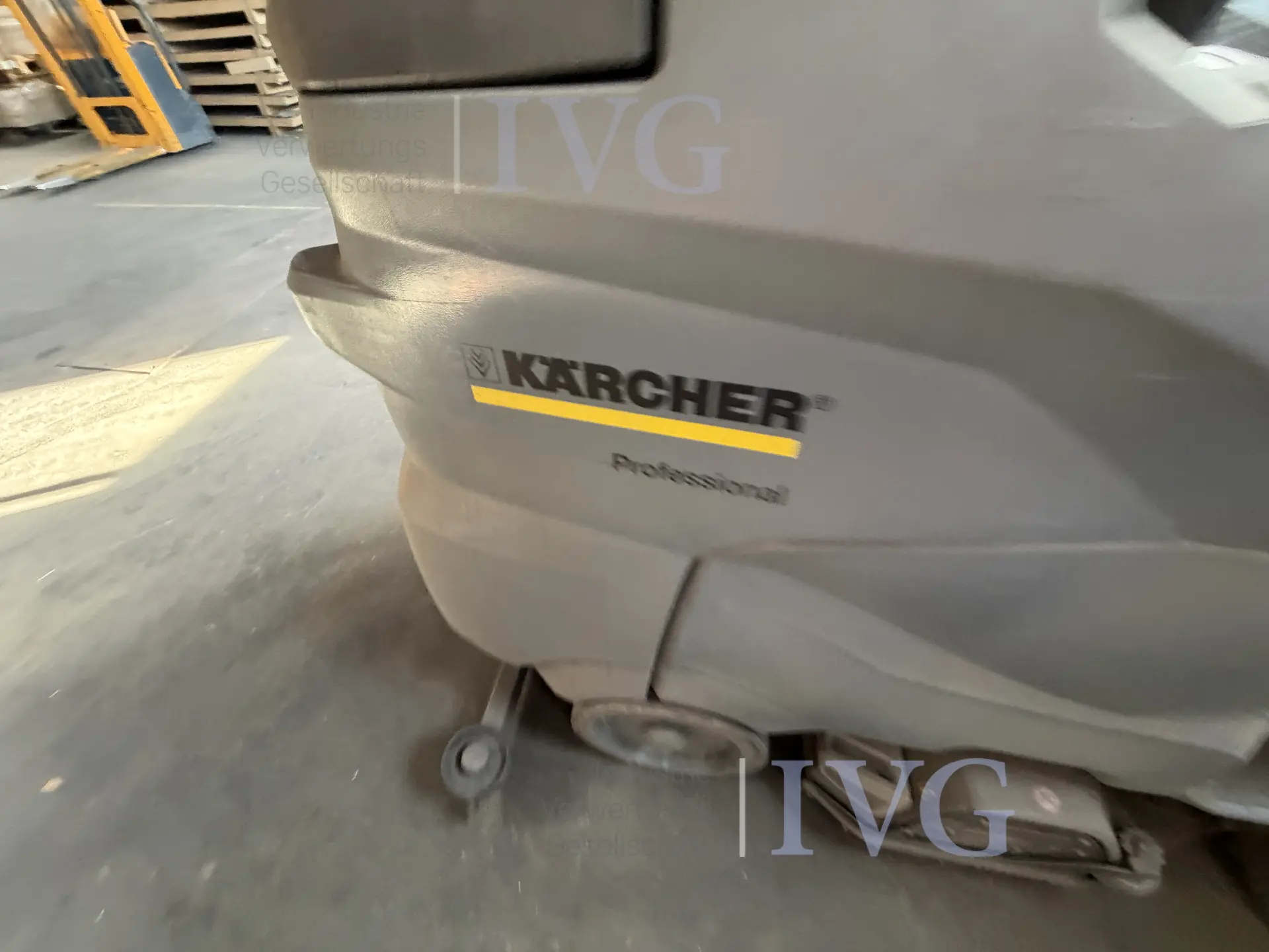 Aufsitzkehrmaschine KÄRCHER Professional B150R – foto 8 – kavel bij IVG, Rödinghausen