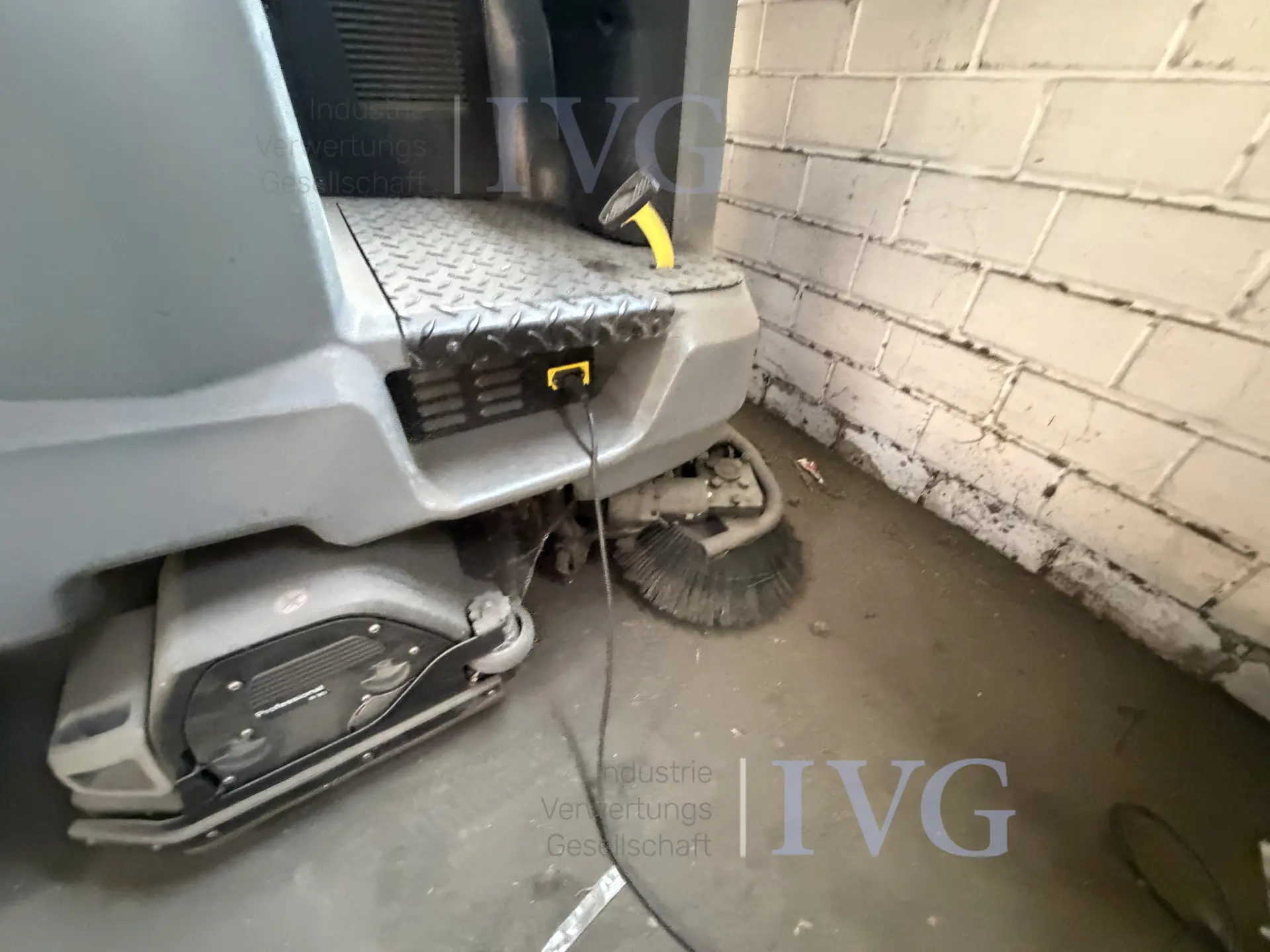 Aufsitzkehrmaschine KÄRCHER Professional B150R – foto 15 – kavel bij IVG, Rödinghausen