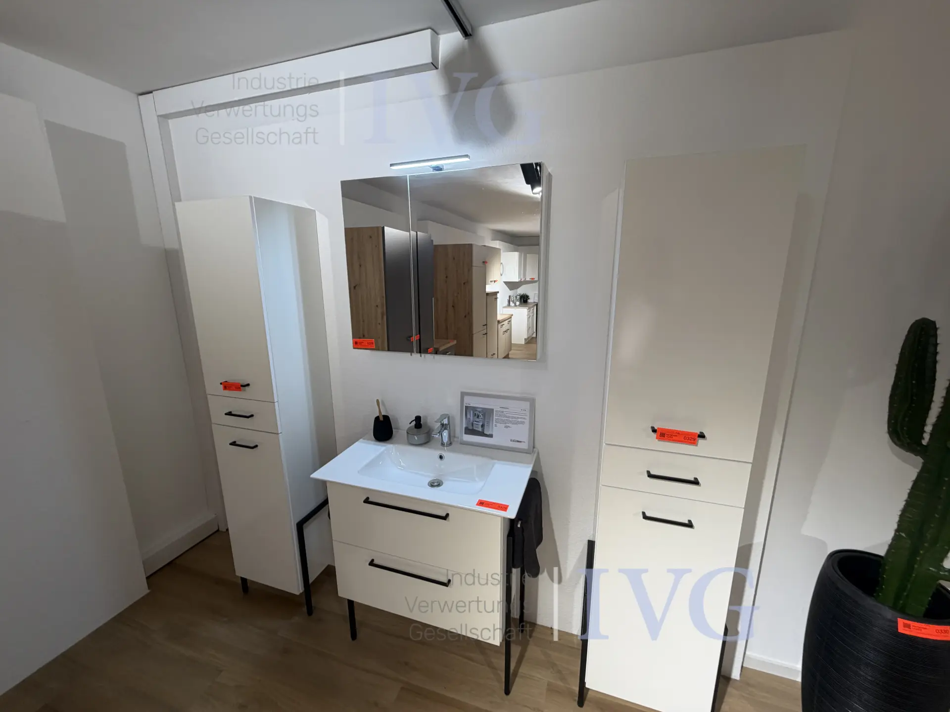 Badezimmerschrank 2-zügig – foto 11 – kavel bij IVG, Rödinghausen