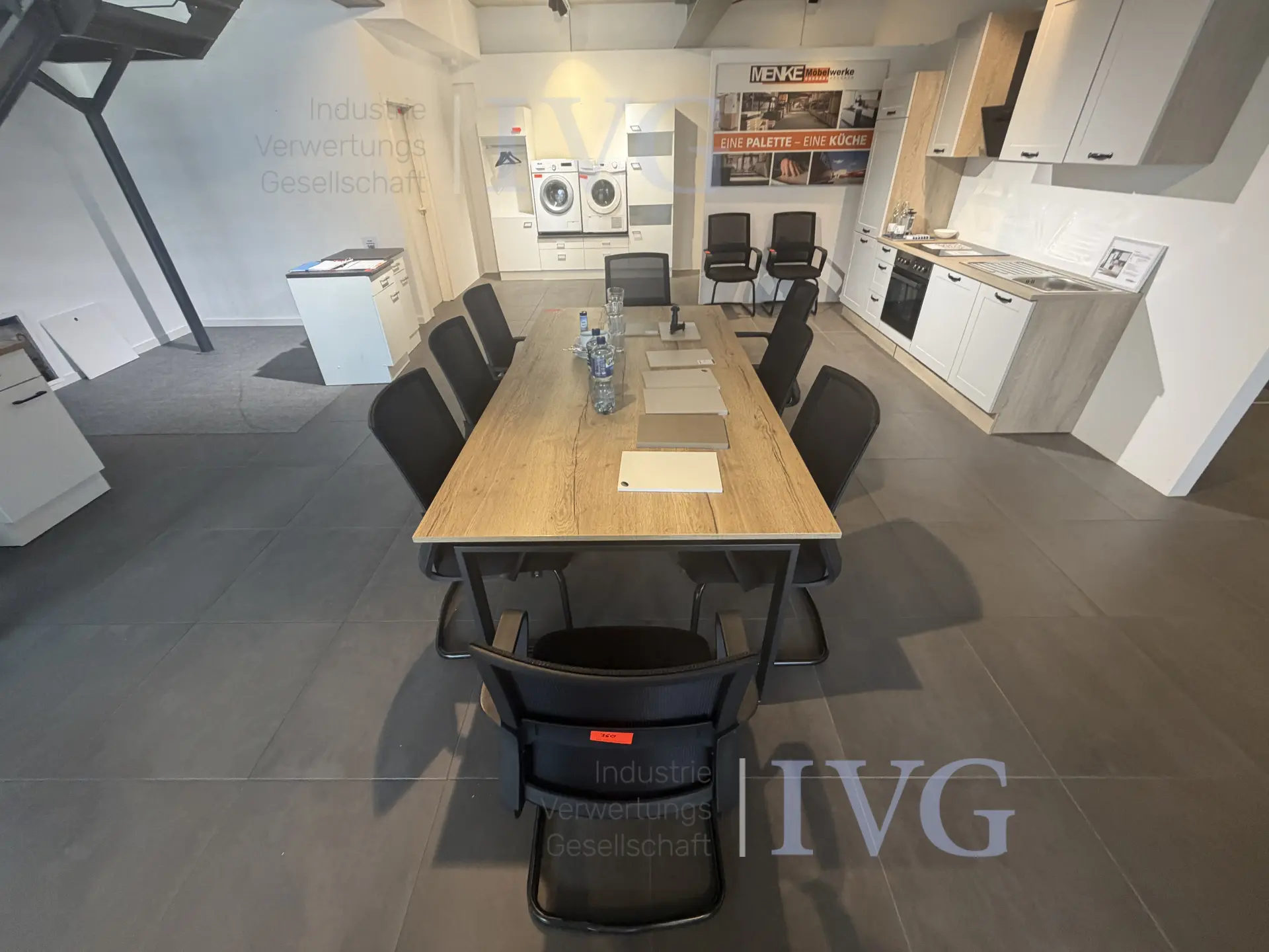 vergadertafel – foto 3 – kavel bij IVG, Rödinghausen
