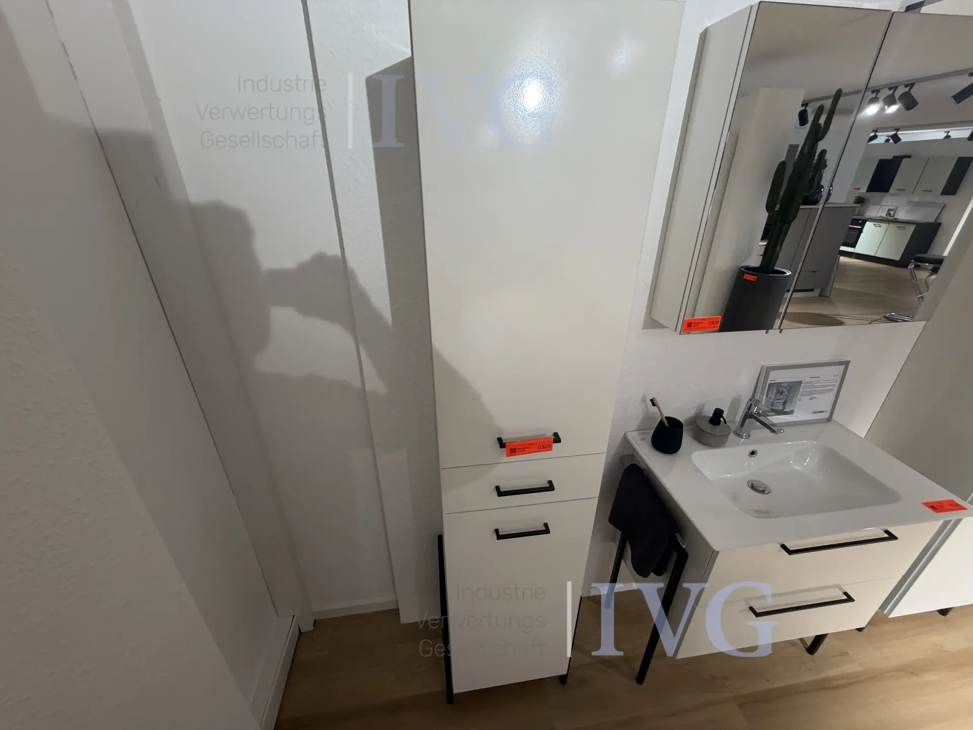 Badezimmerschrank 2-zügig – foto 3 – kavel bij IVG, Rödinghausen
