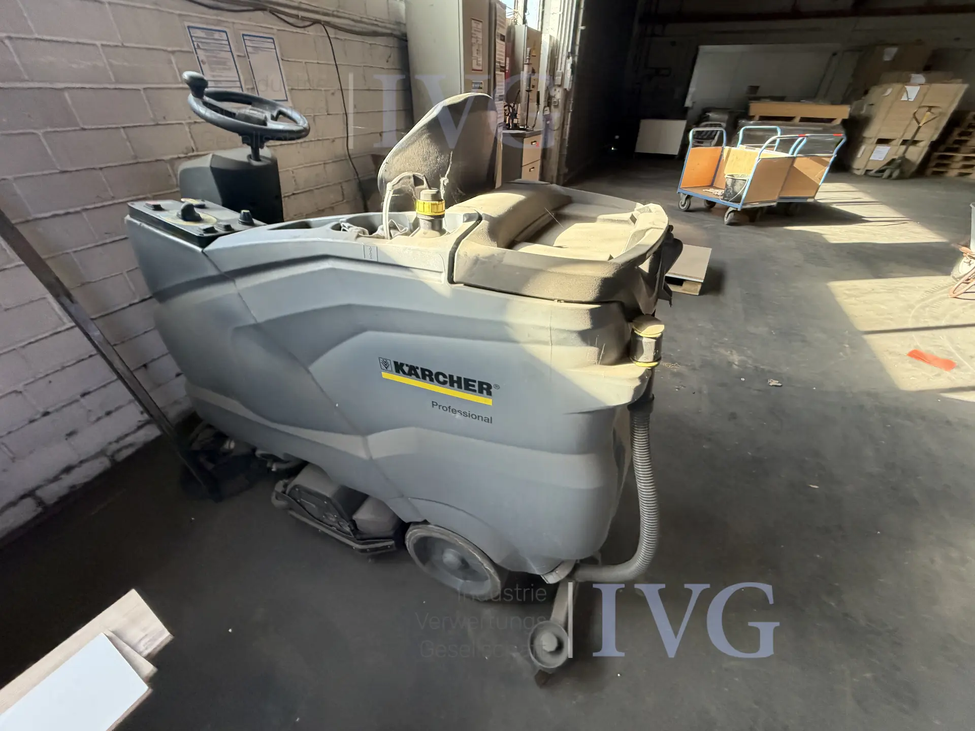 Aufsitzkehrmaschine KÄRCHER Professional B150R – foto 9 – kavel bij IVG, Rödinghausen
