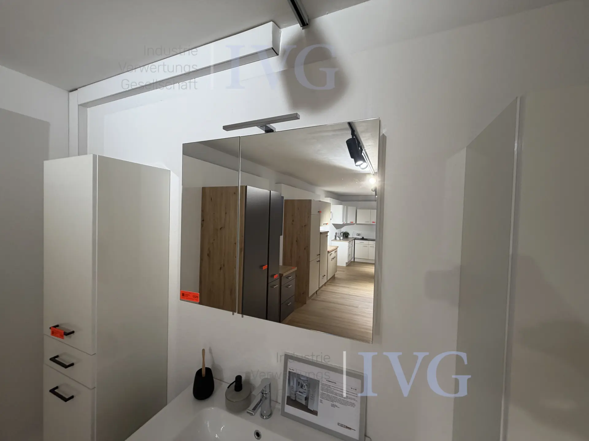Badezimmerschrank 2-zügig – foto 9 – kavel bij IVG, Rödinghausen