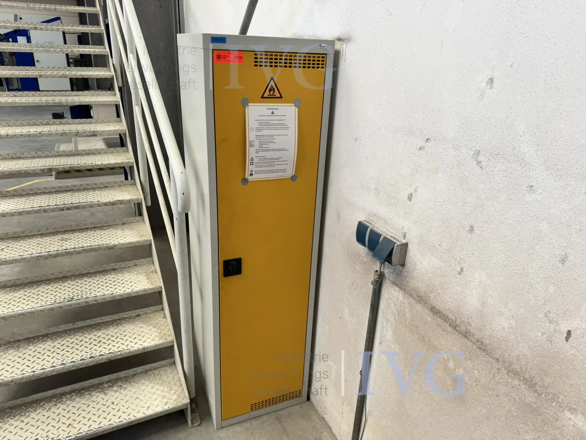 Gefahrstoffschrank (gelb) STUMPF – kavel bij IVG, Gaimersheim