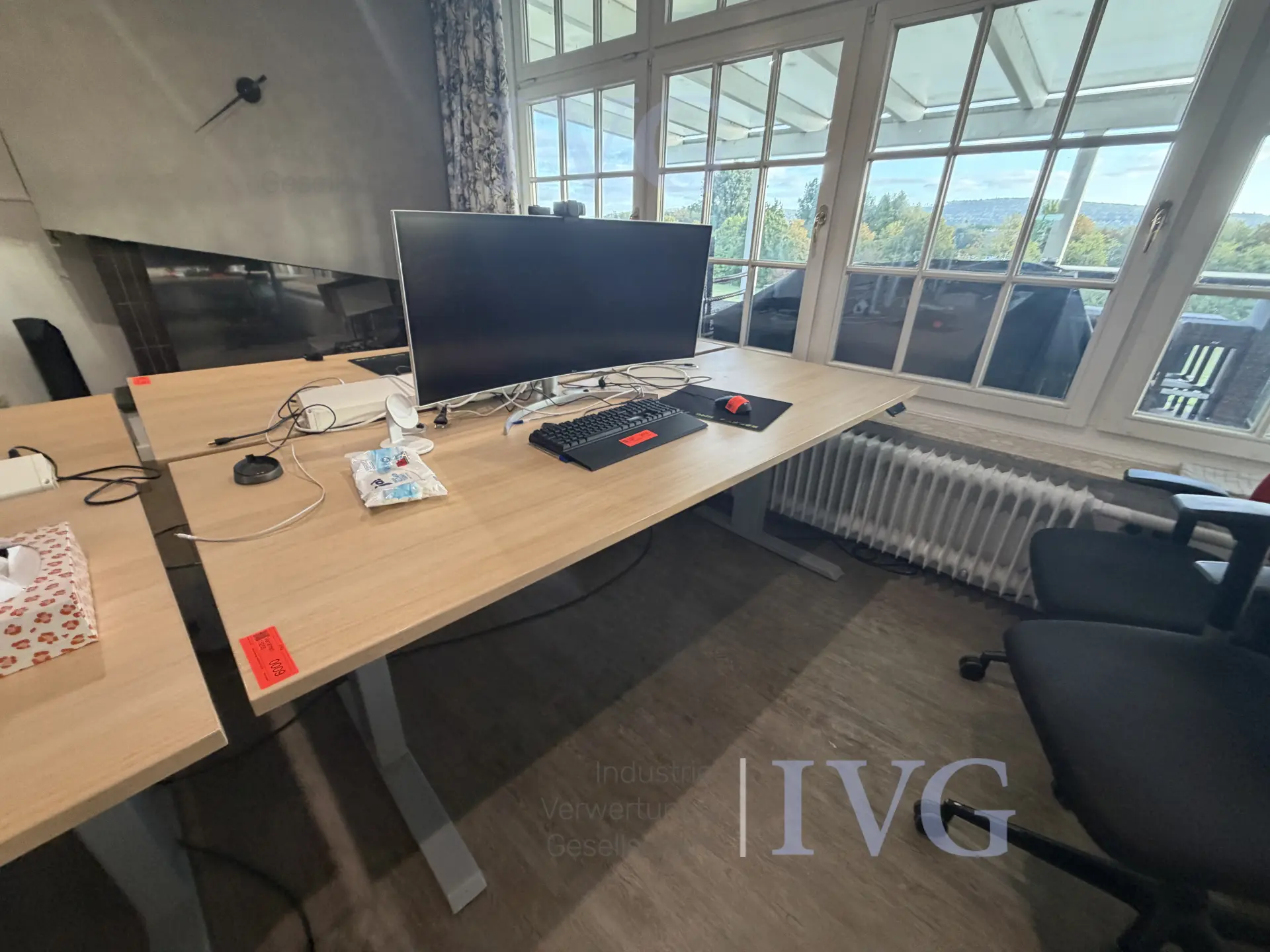 elektrisch in hoogte verstelbare bureaus – foto 8 – kavel bij IVG, Bad Salzuflen