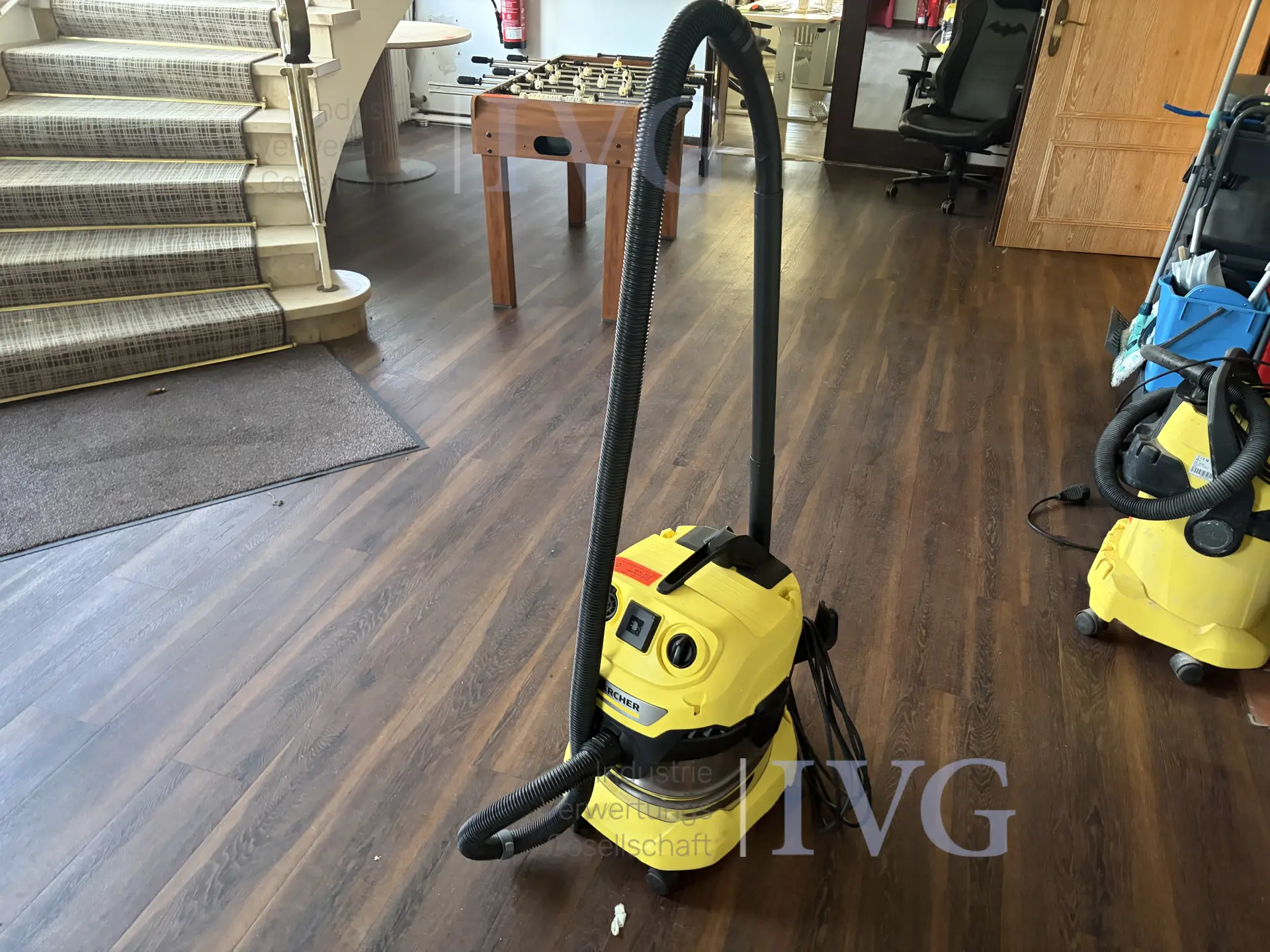 Industriesauger KÄRCHER WD 4 P S – foto 3 – kavel bij IVG, Bad Salzuflen