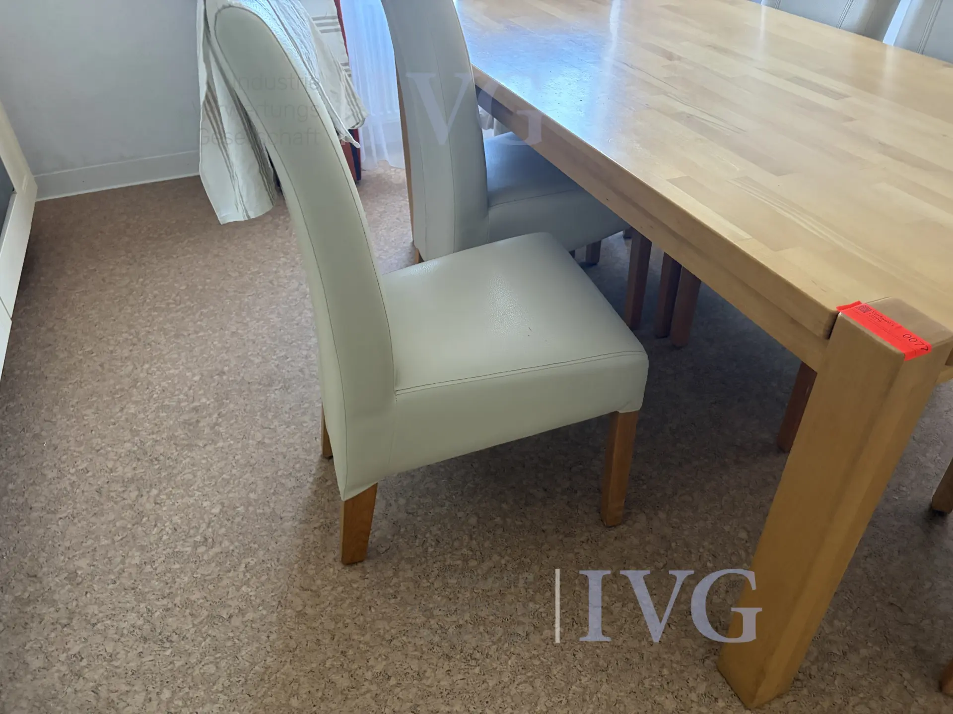 Eettafel (houtlook) – foto 3 – kavel bij IVG, Bad Salzuflen