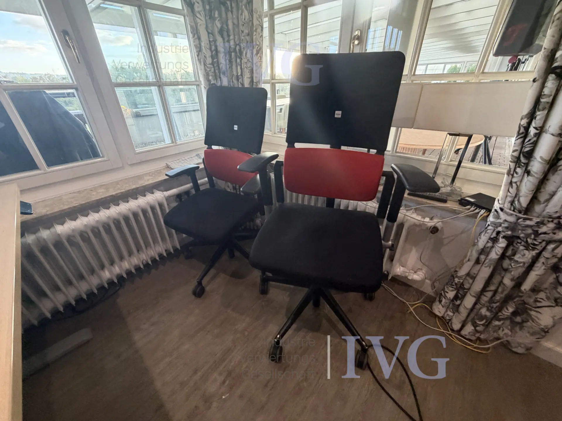 elektrisch in hoogte verstelbare bureaus – foto 10 – kavel bij IVG, Bad Salzuflen