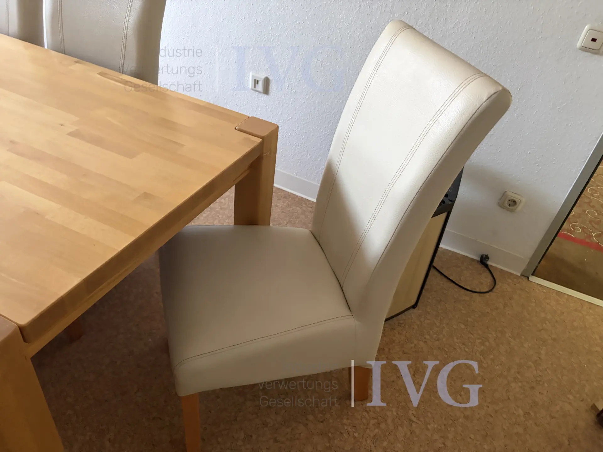 Eettafel (houtlook) – foto 4 – kavel bij IVG, Bad Salzuflen