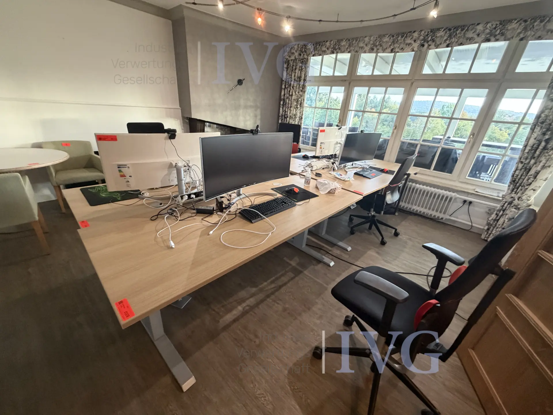 elektrisch in hoogte verstelbare bureaus – foto 6 – kavel bij IVG, Bad Salzuflen