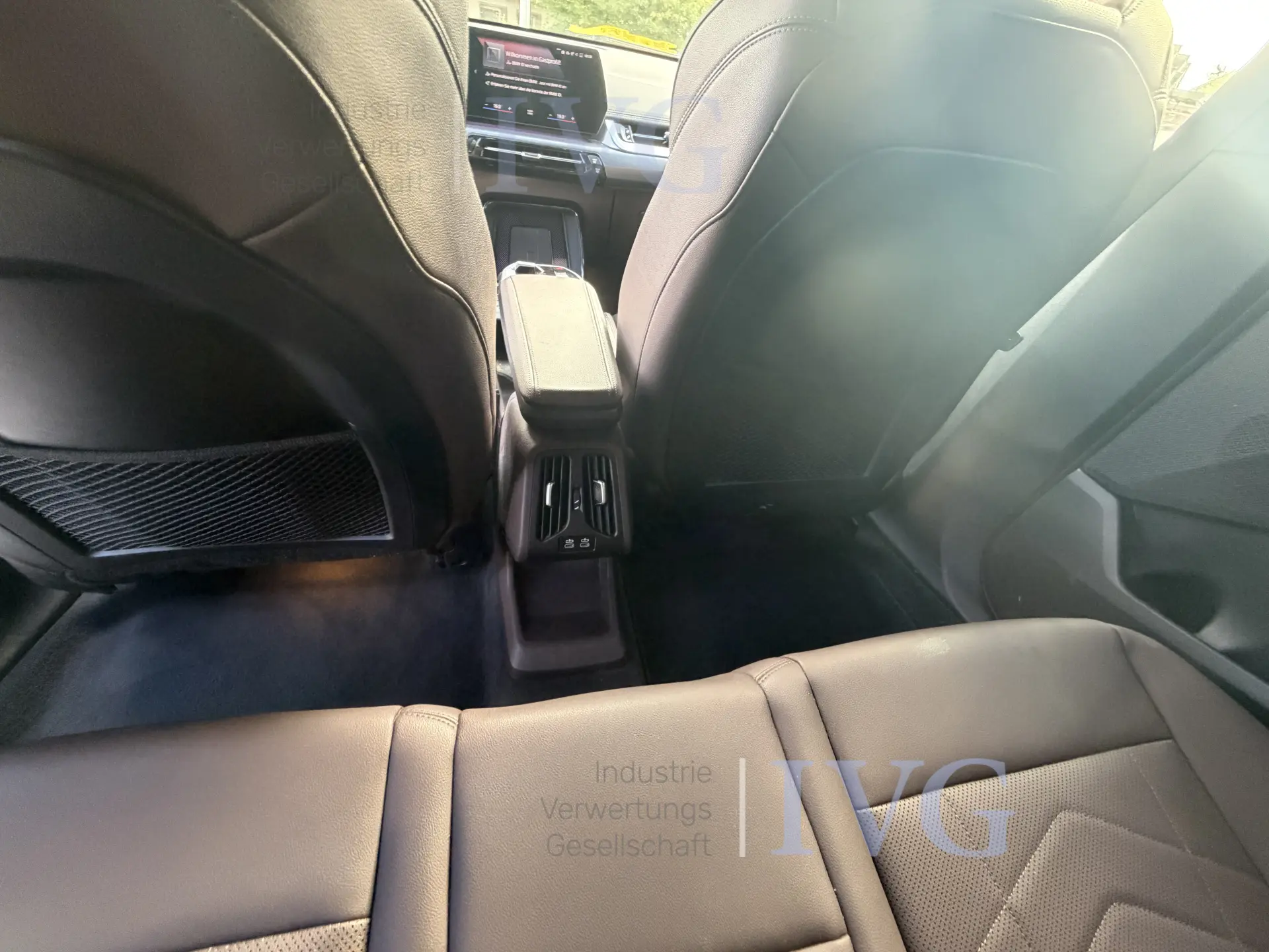BMW iX1 xDrive30 stationwagen – foto 28 – kavel bij IVG, Bad Salzuflen