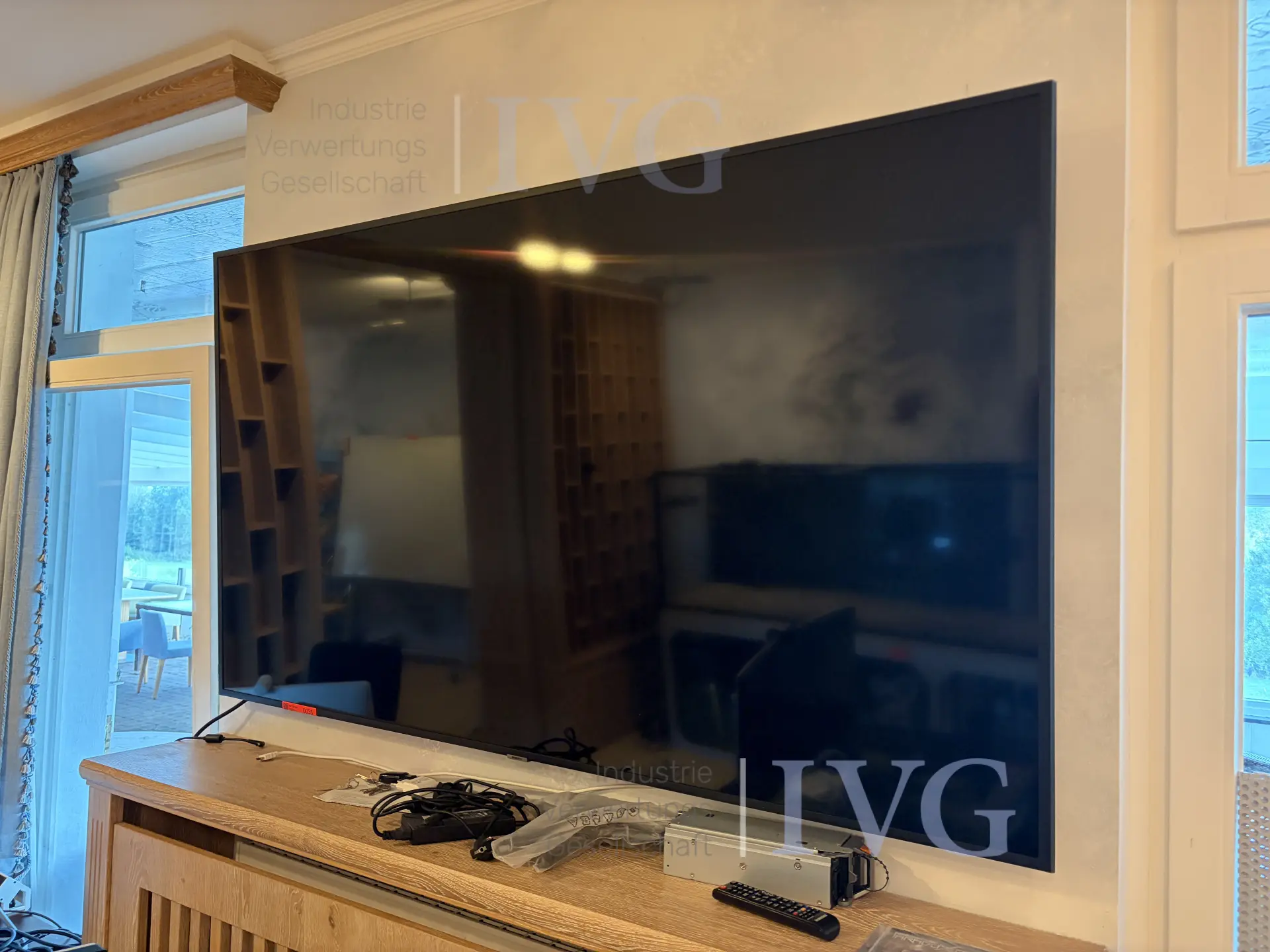 SAMSUNG-flatscreen – foto 3 – kavel bij IVG, Bad Salzuflen
