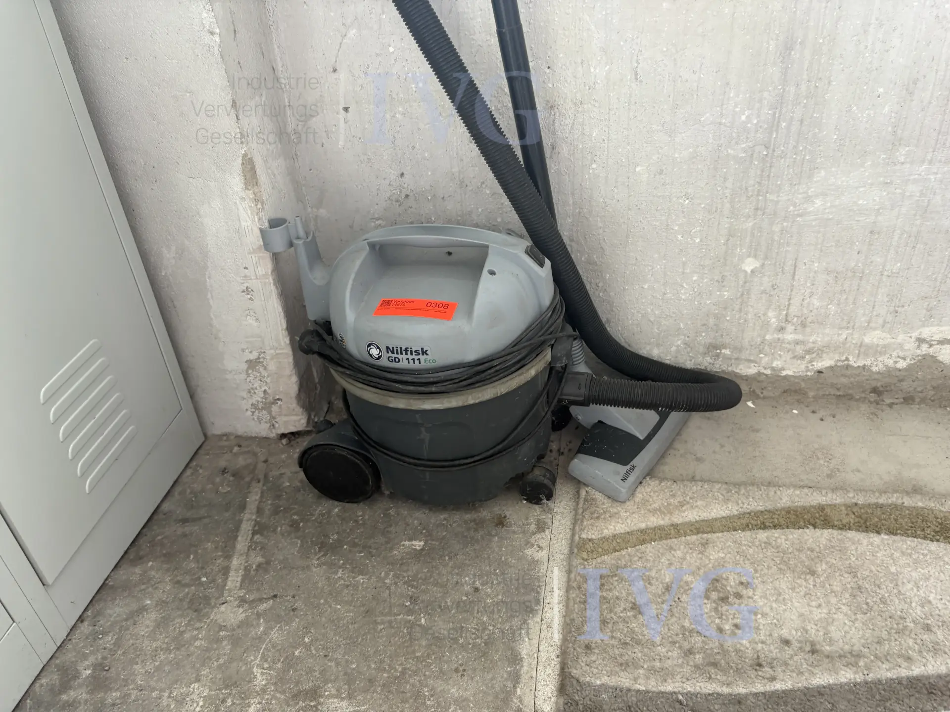 Industriesauger NILFISK GD 111 – kavel bij IVG, Güstrow