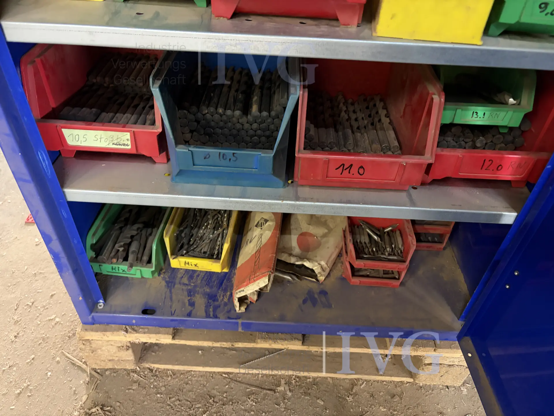 Stahl-Schrank (blau) – foto 7 – kavel bij IVG, Nordhorn