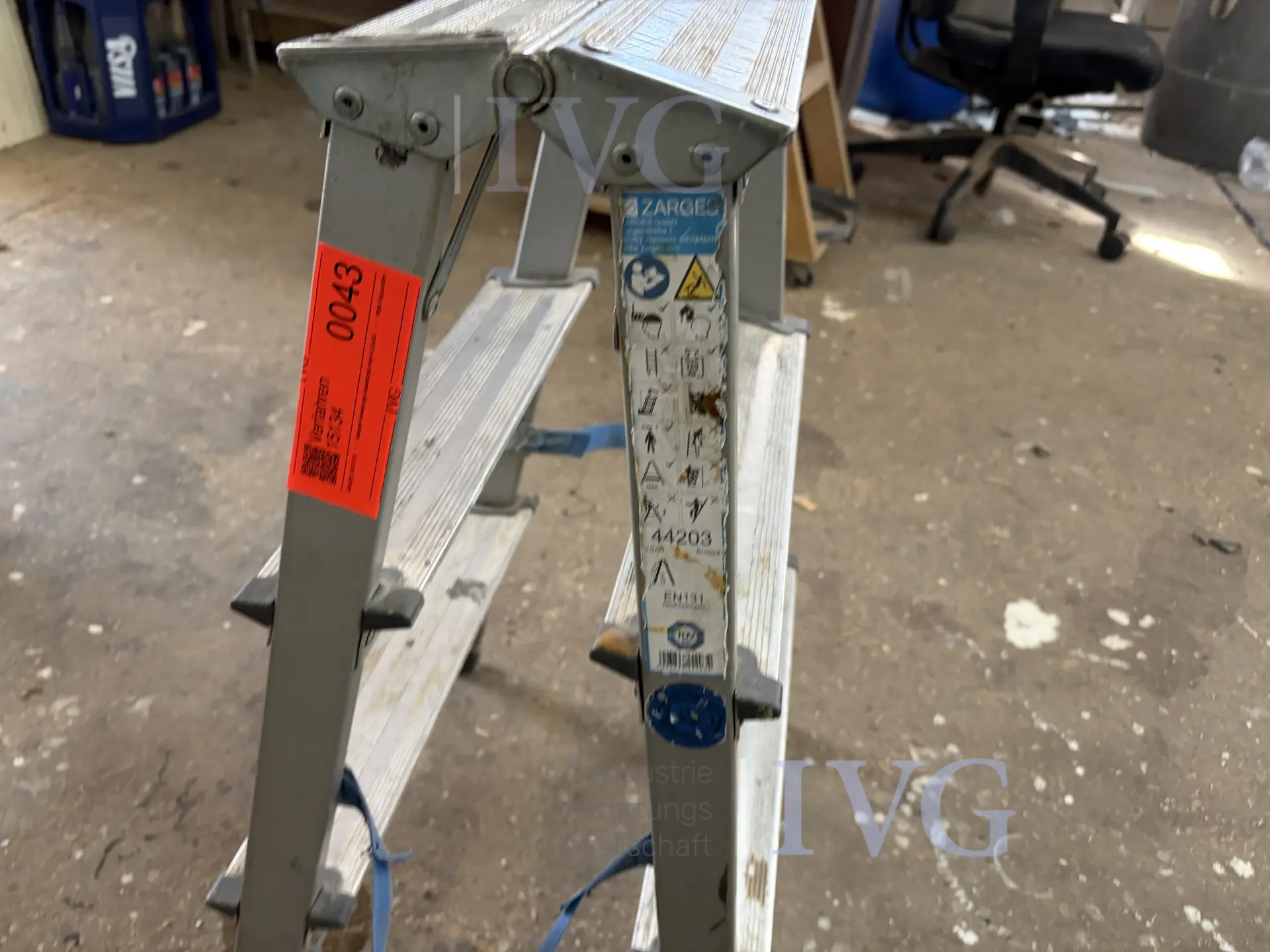 Alu-Stehleiter ZARGES 44203 – foto 3 – kavel bij IVG, Nordhorn