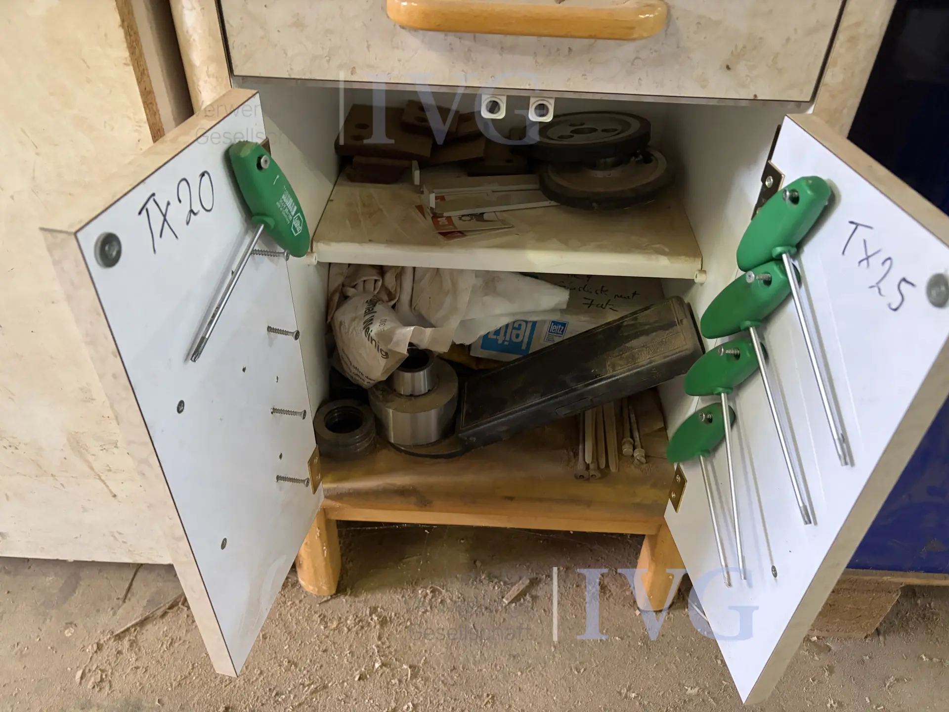 Stahl-Schrank (blau) – foto 12 – kavel bij IVG, Nordhorn