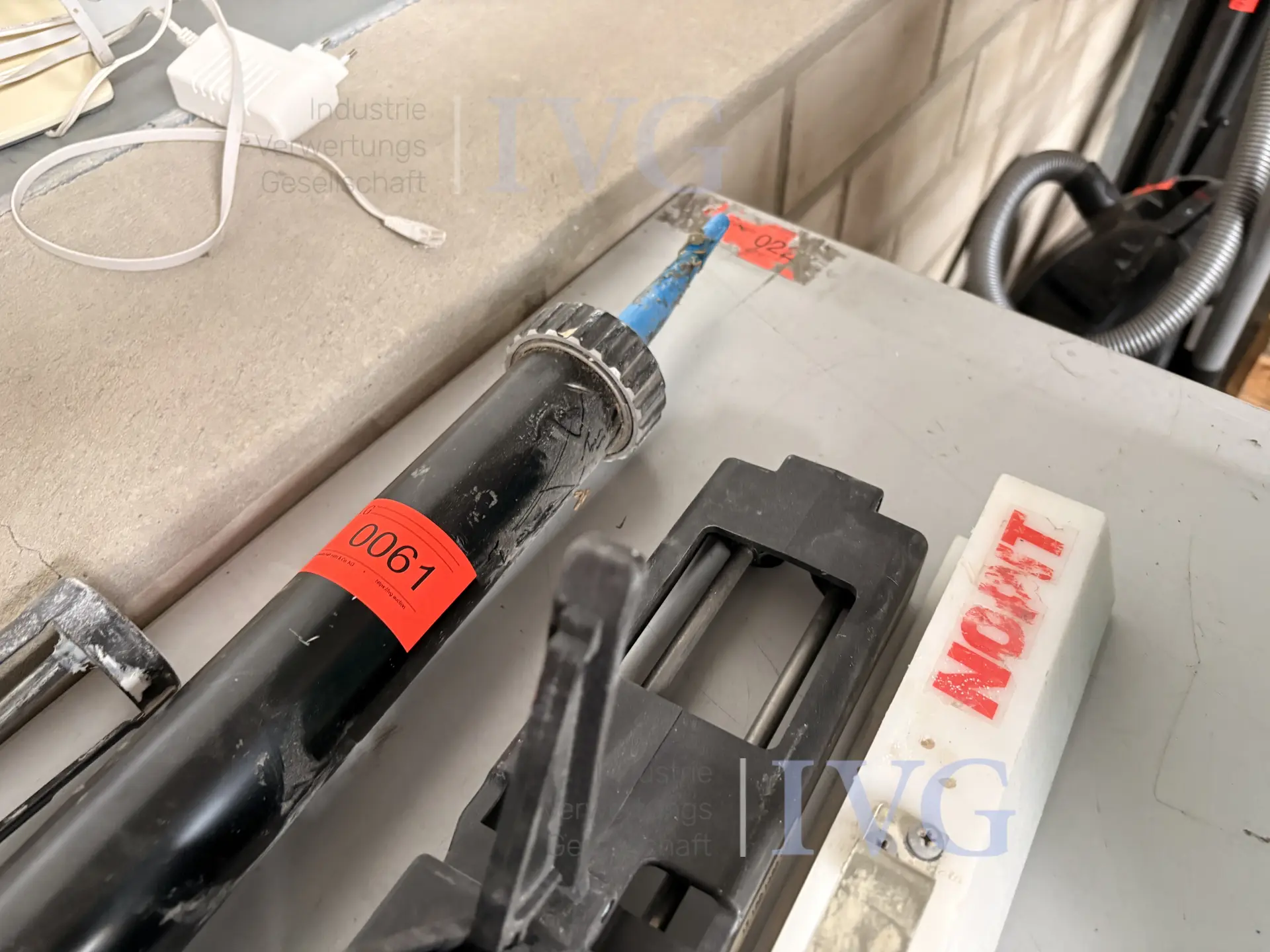 Posten Kartuschenpressen – foto 4 – kavel bij IVG, Kirchlengern