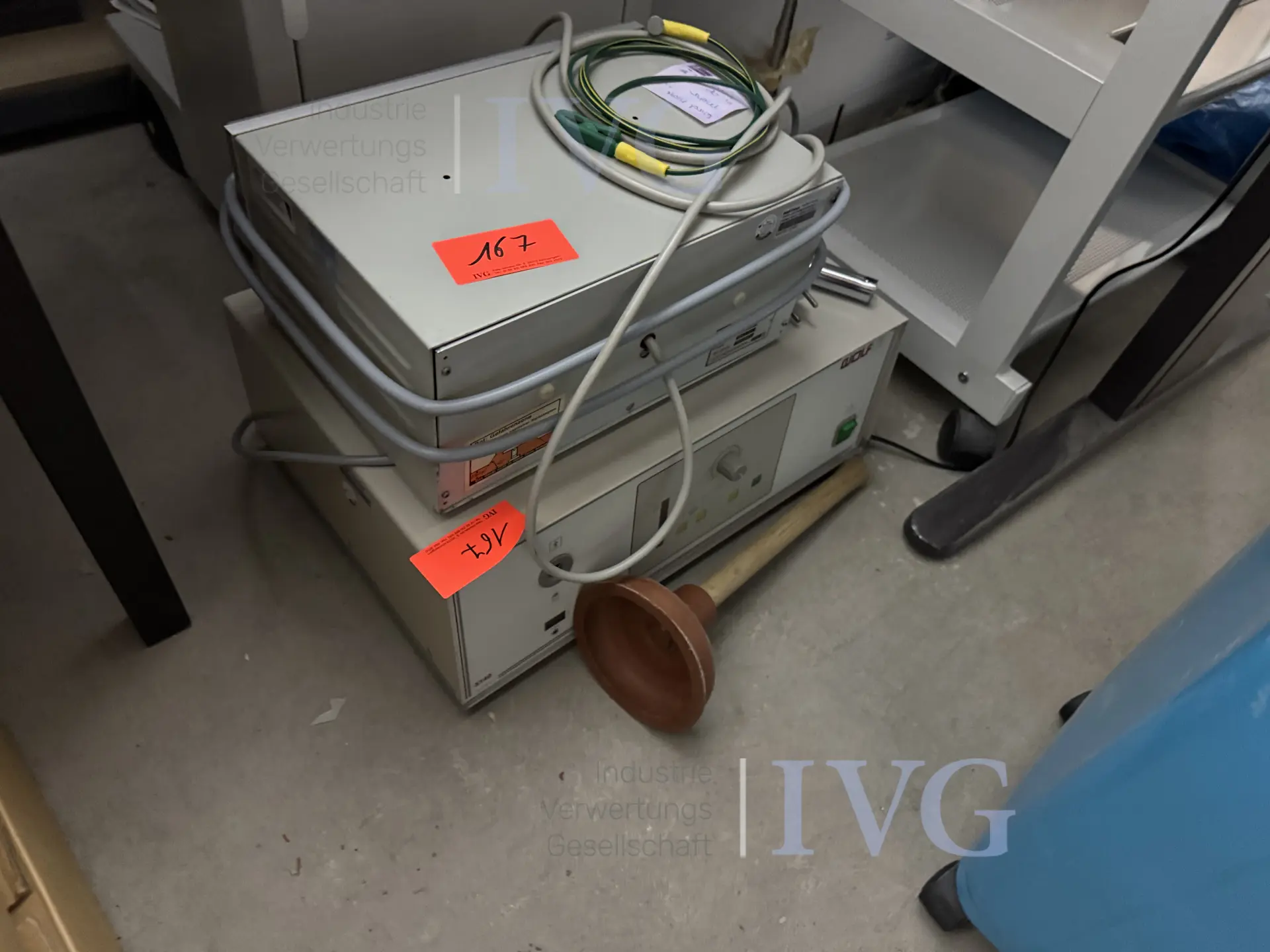 Partij afgedankte medische apparatuur – foto 2 – kavel bij IVG, Düsseldorf