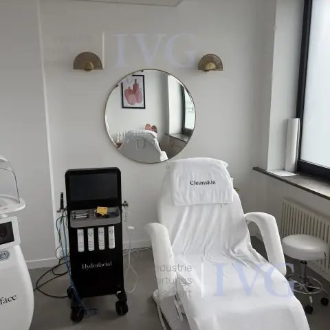 Treatment room equipment