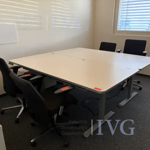 Elektrisch höhenverstellbare Schreibtische