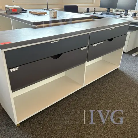 Mobiles Sideboard