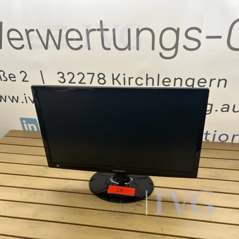 Flachbildschirm SAMSUNG LS24C300
