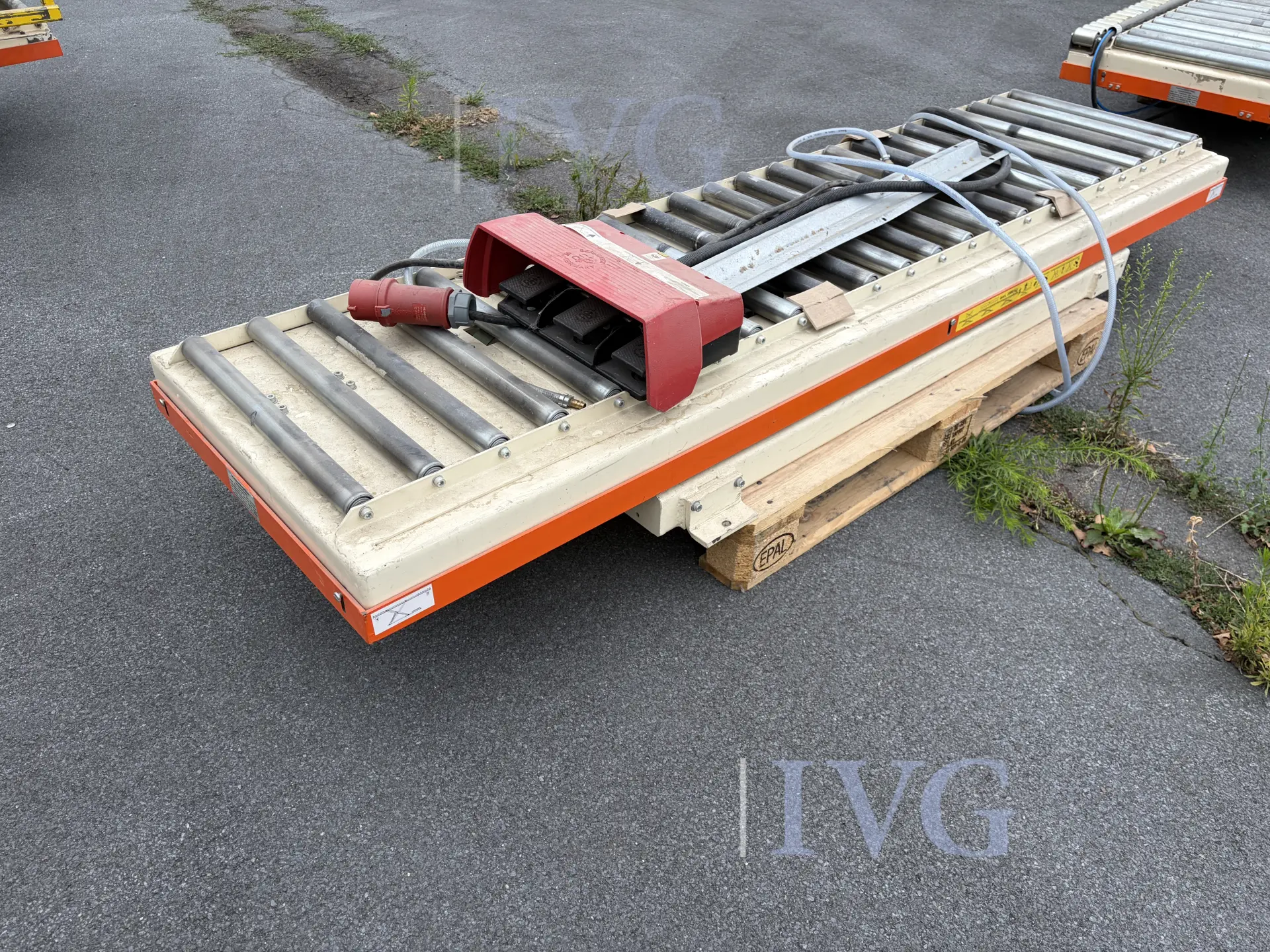 Heftafel met schaarmechanisme – foto 3 – kavel bij IVG, Salzkotten-Mantinghausen