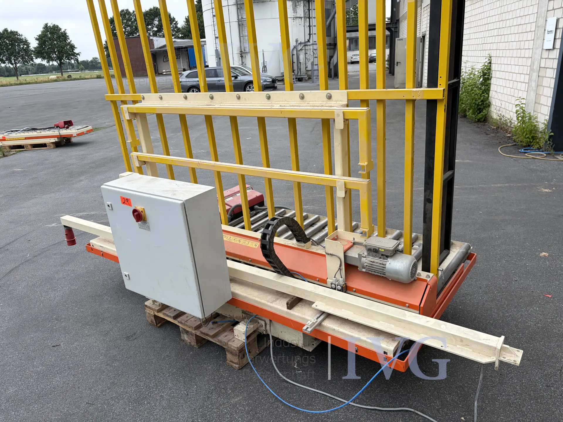 Heftafel met schaarmechanisme en stootrand – foto 19 – kavel bij IVG, Salzkotten-Mantinghausen