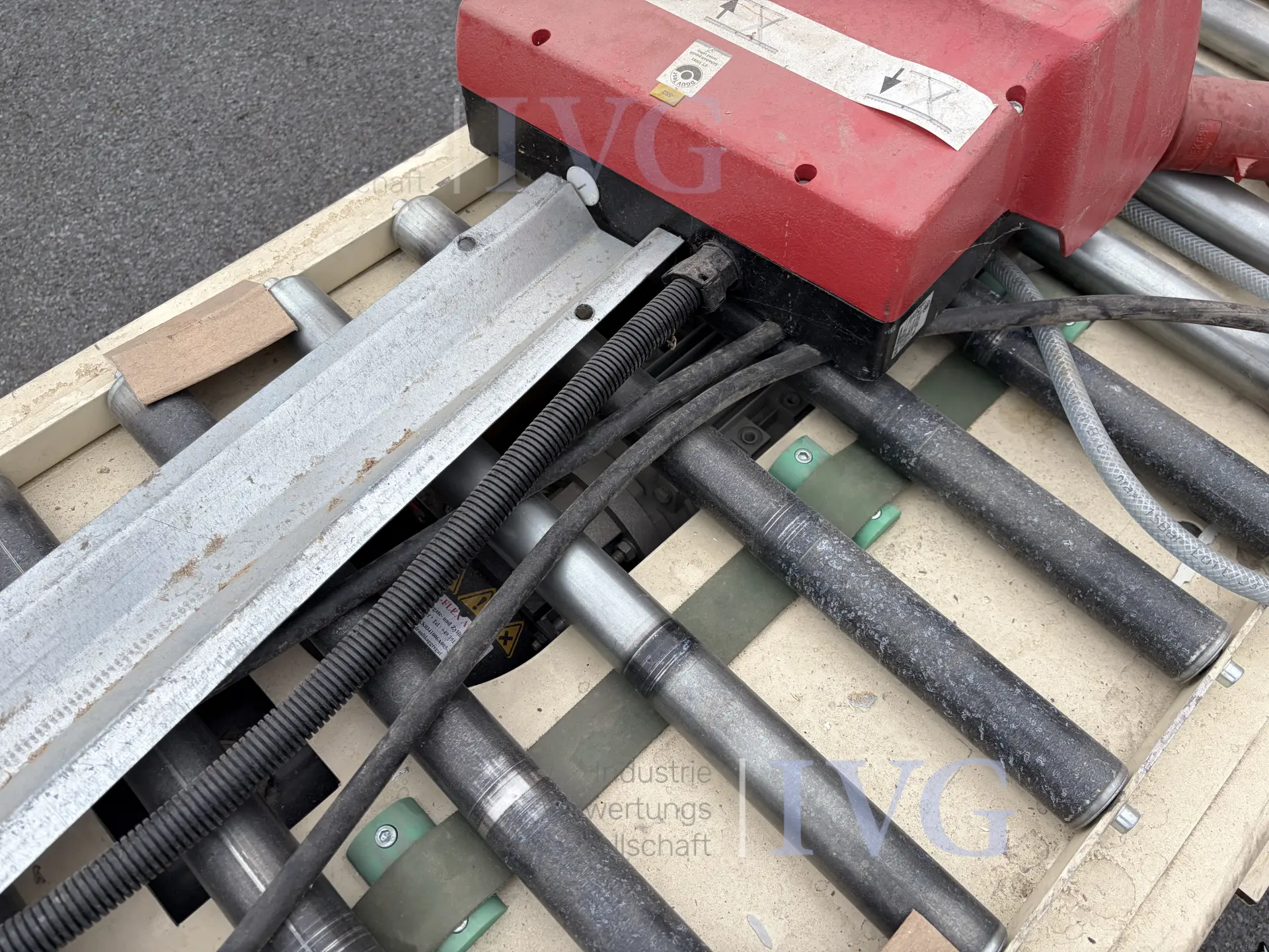 Heftafel met schaarmechanisme – foto 8 – kavel bij IVG, Salzkotten-Mantinghausen