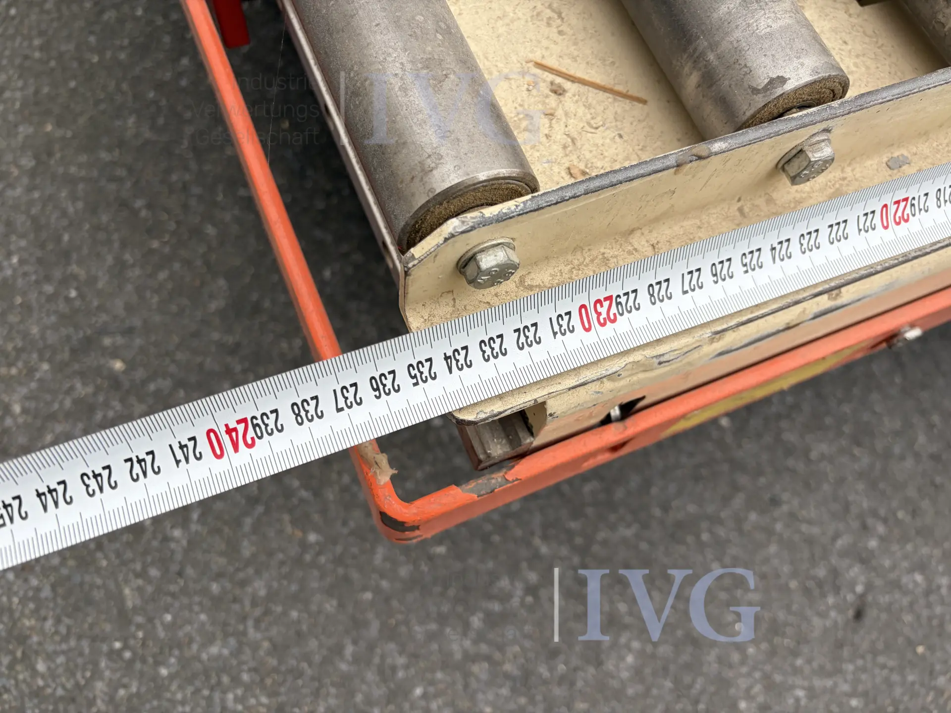Heftafel met schaarmechanisme en stootrand – foto 8 – kavel bij IVG, Salzkotten-Mantinghausen
