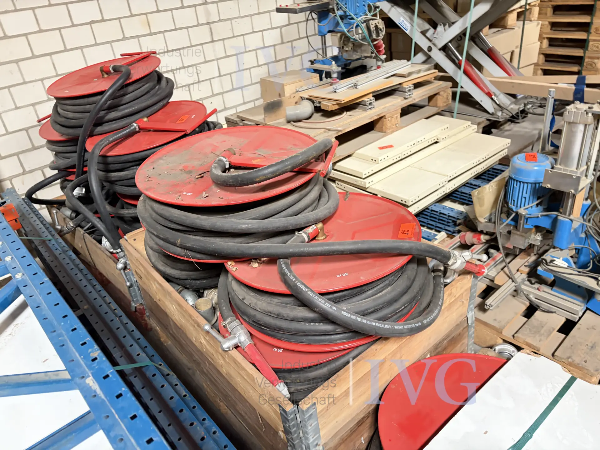 Partij brandslangen – foto 9 – kavel bij IVG, Salzkotten-Mantinghausen