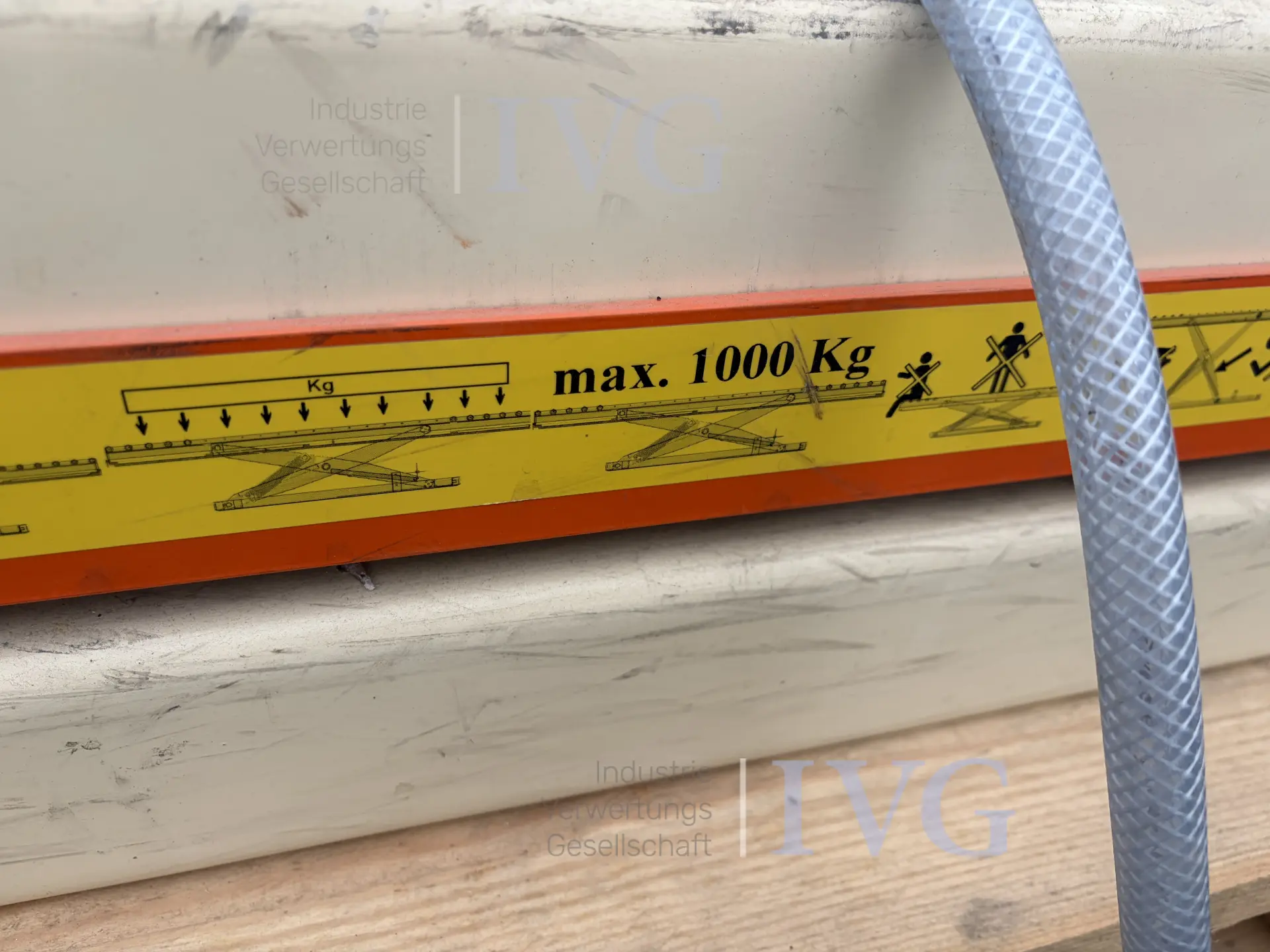 Heftafel met schaarmechanisme – foto 5 – kavel bij IVG, Salzkotten-Mantinghausen