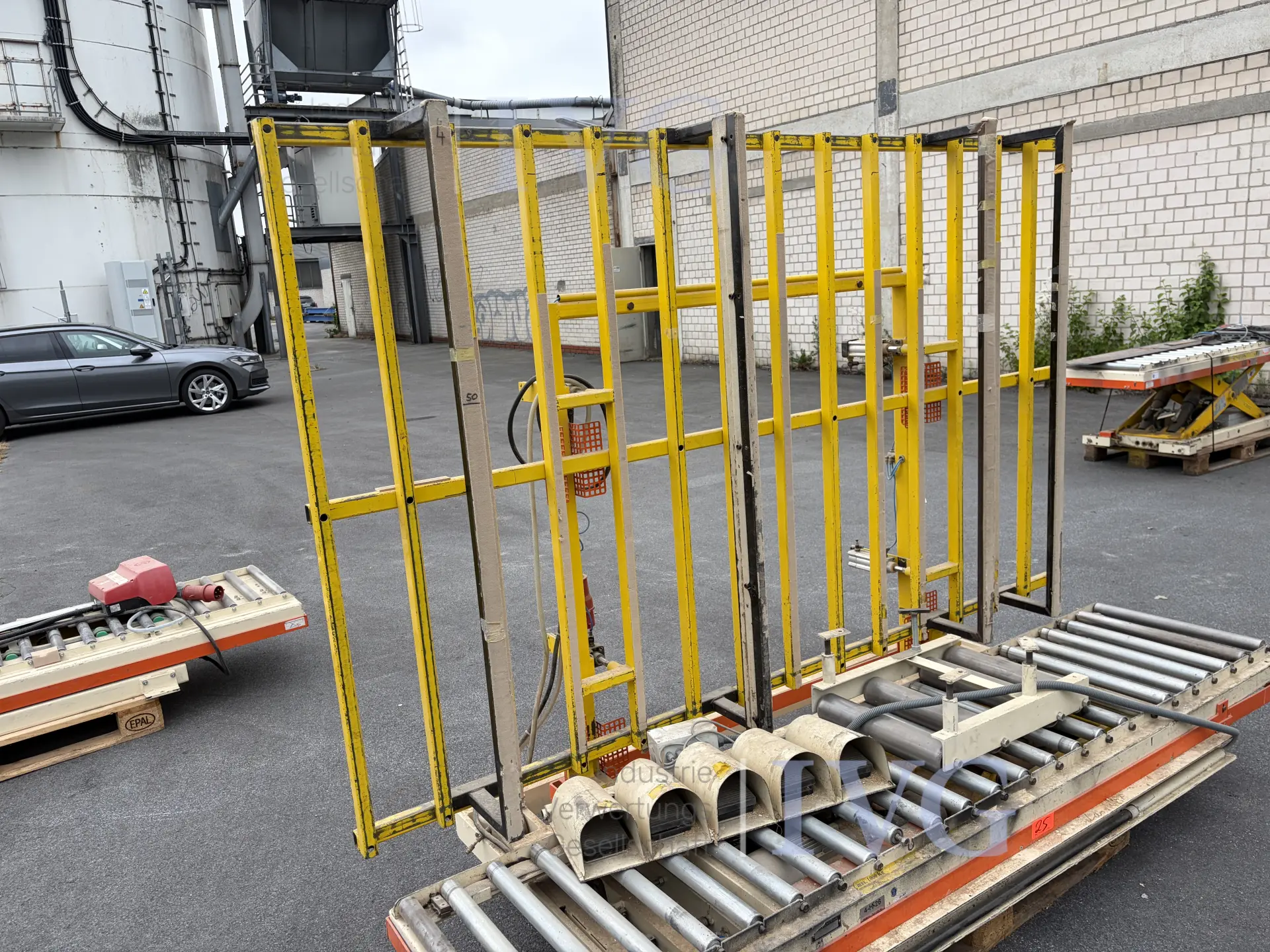 Heftafel met schaarmechanisme en stootrand – foto 6 – kavel bij IVG, Salzkotten-Mantinghausen
